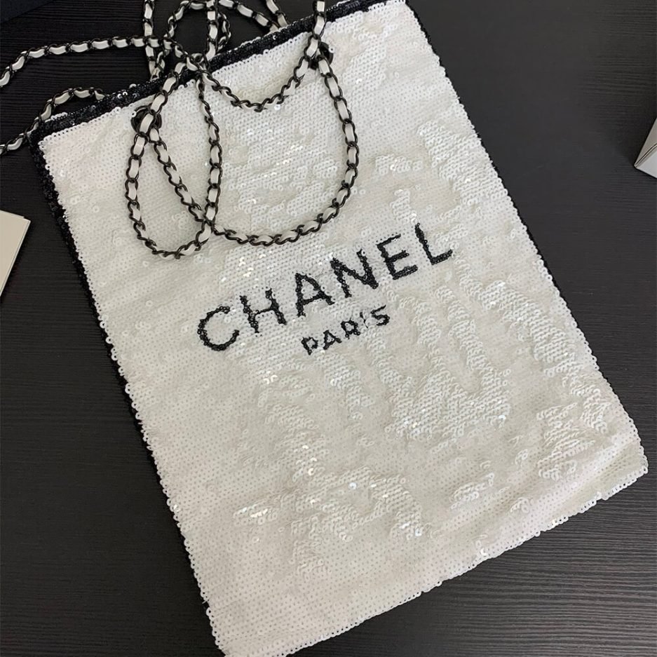 CHANEL SHOPPING BAG - Image 2