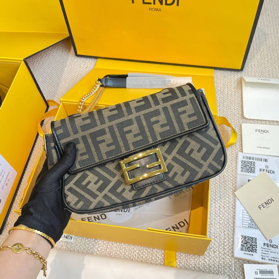 Fendi Baguette Chain Midi - Image 3