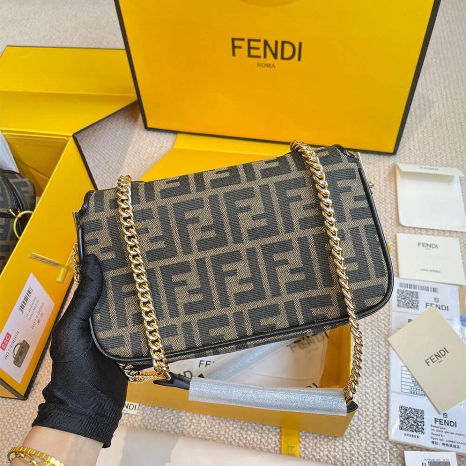 Fendi Baguette Chain Midi - Image 4