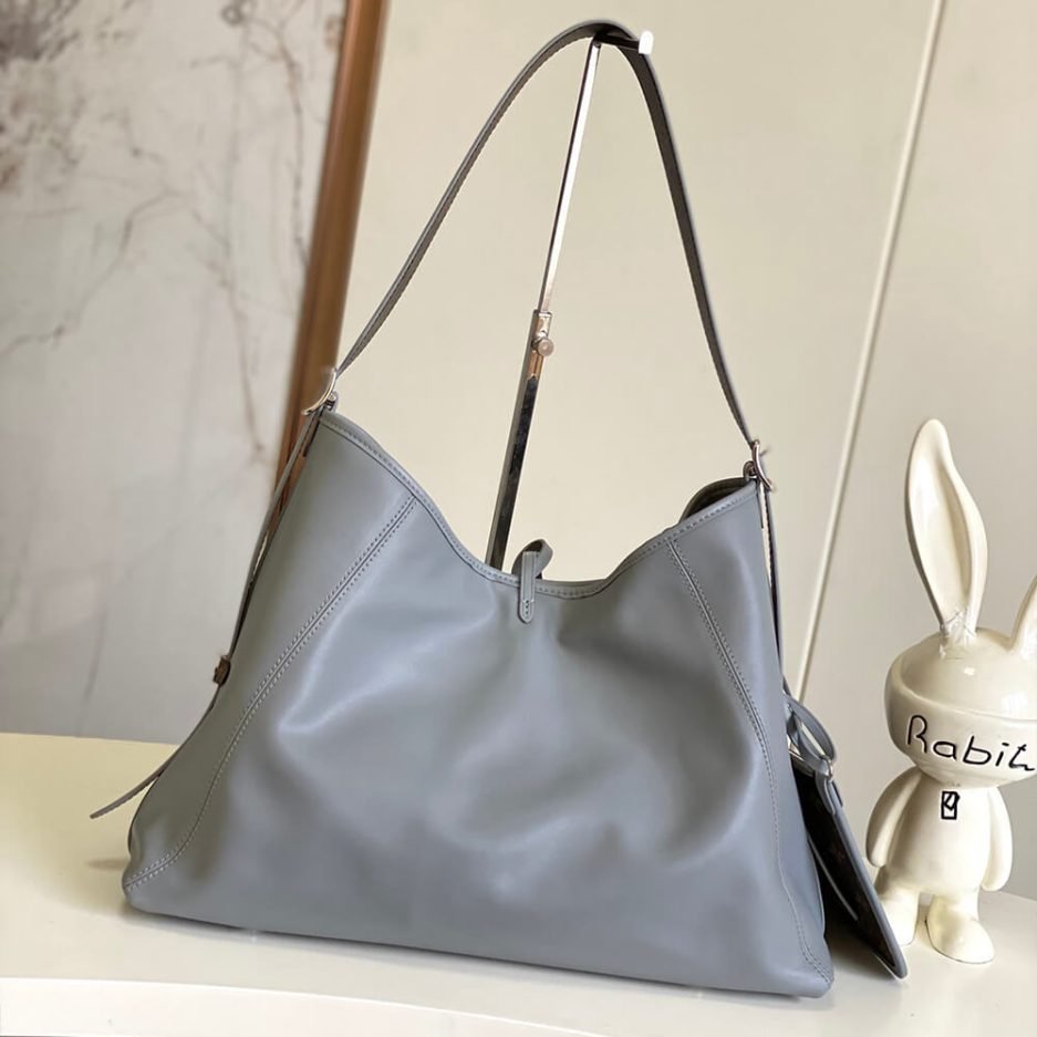 LV CarryAll MM - Image 4