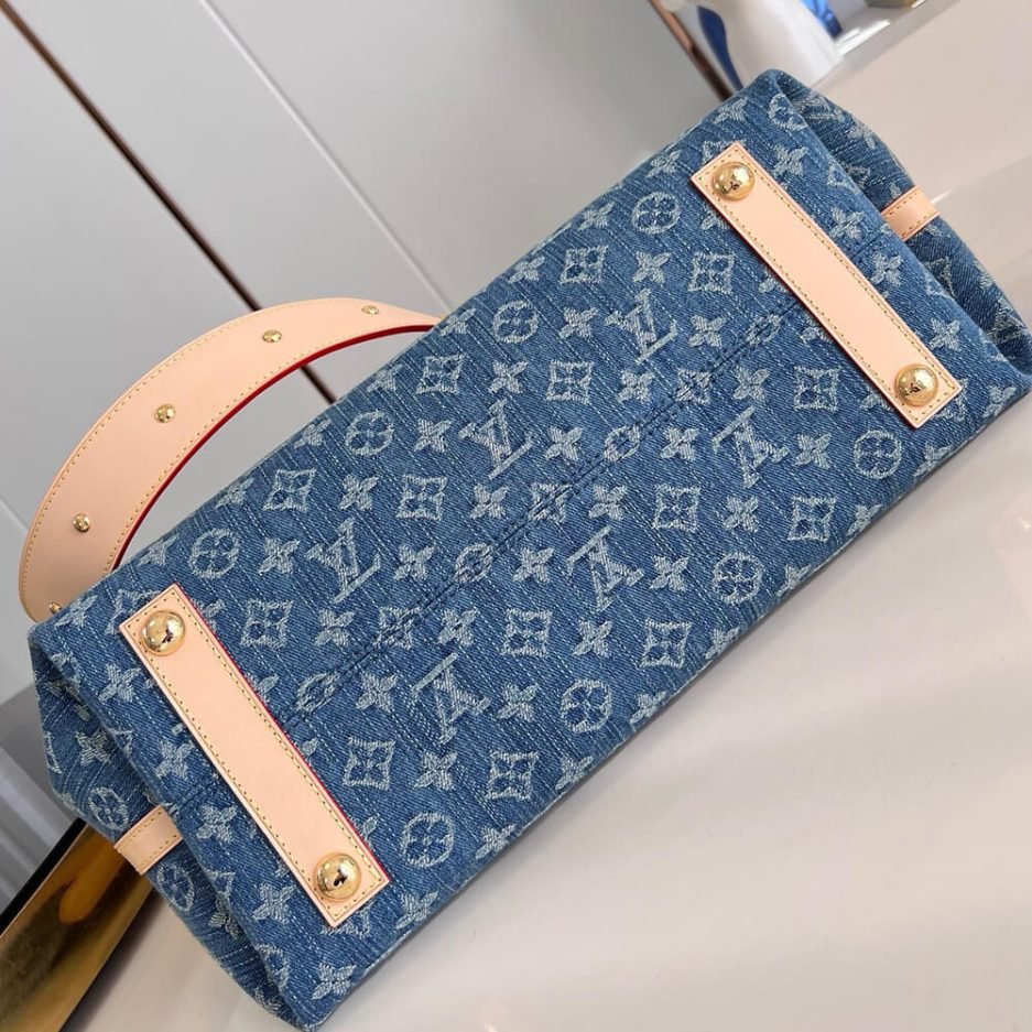 LV CarryAll MM - Image 5