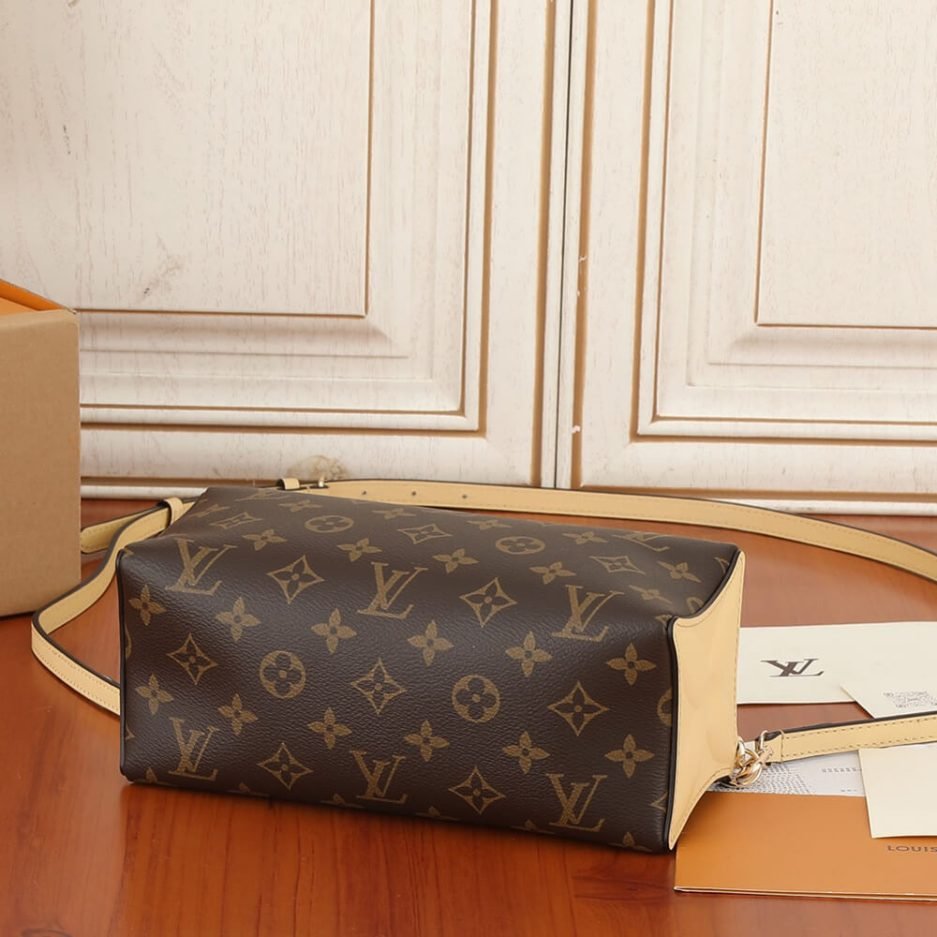 LV Bloom Pouch - Image 5