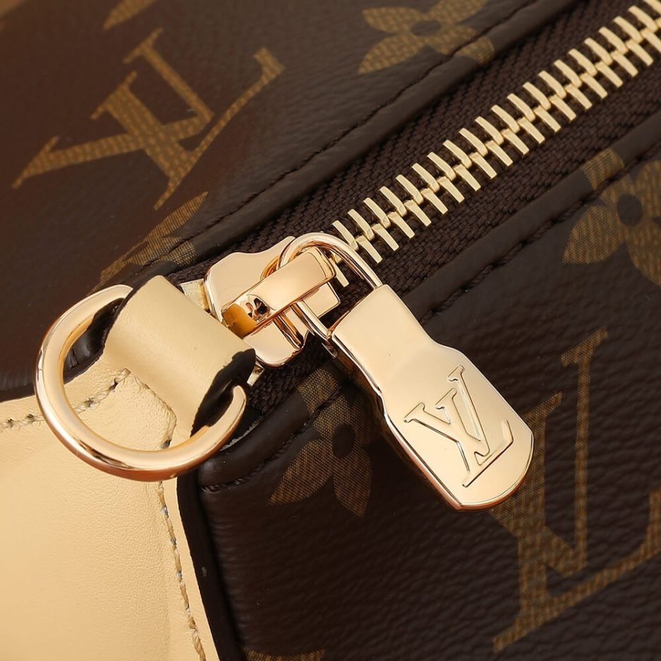 LV Bloom Pouch - Image 7