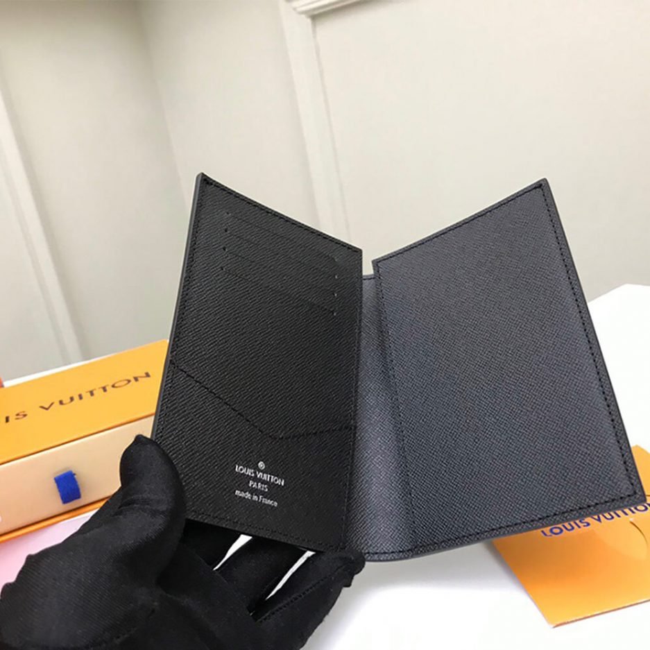 LV PASSPORT COVER - Image 8
