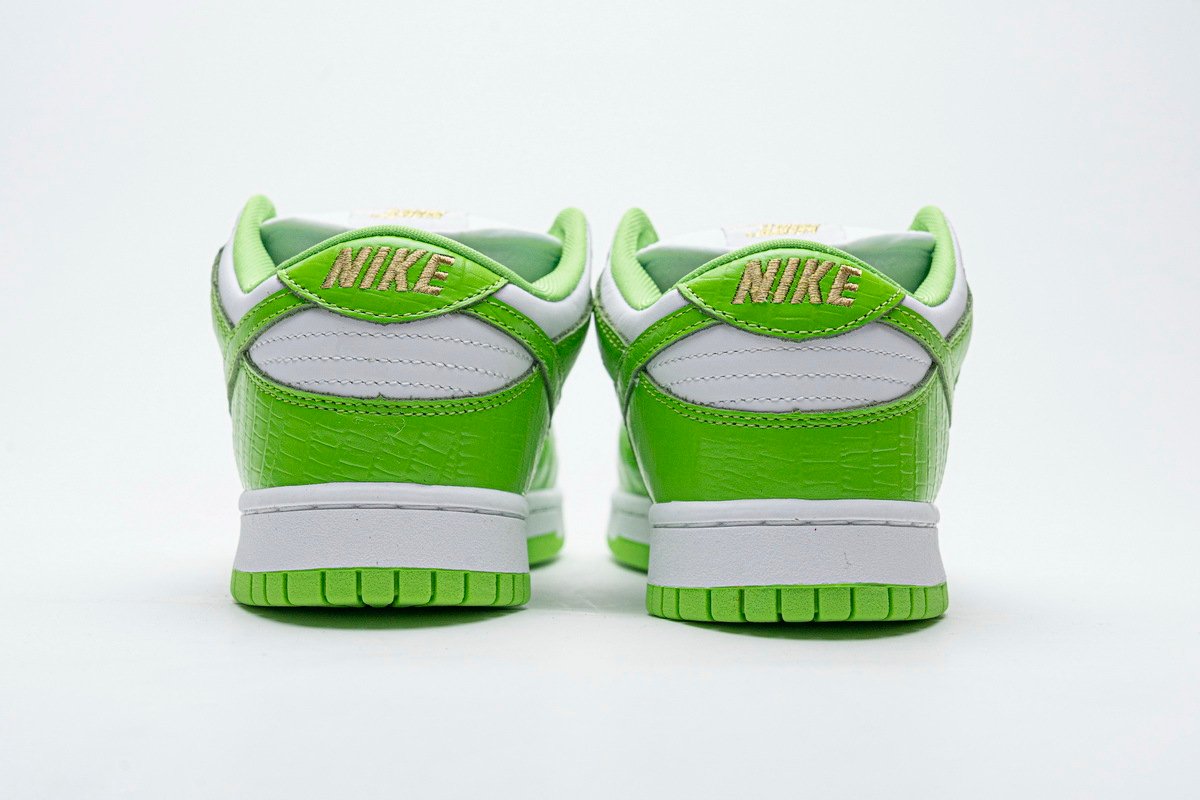 LJR Batch Nike SB Dunk Low Supreme Stars Mean Green (2021) DH3228-101 - Image 4