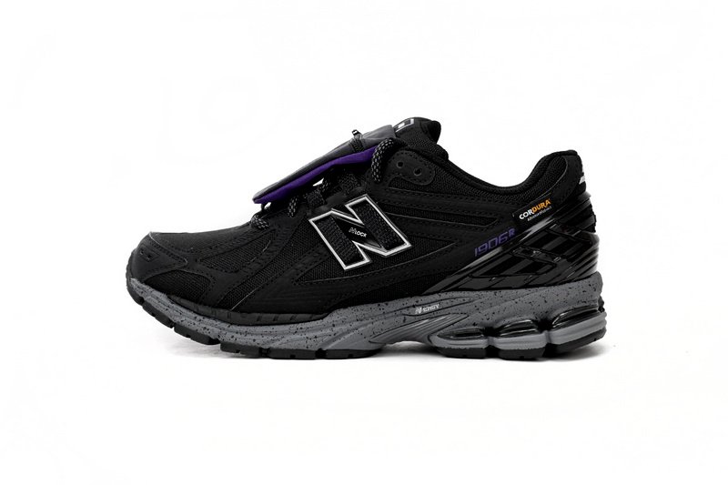 NEW BALANCE White Black Ash M1906ROC