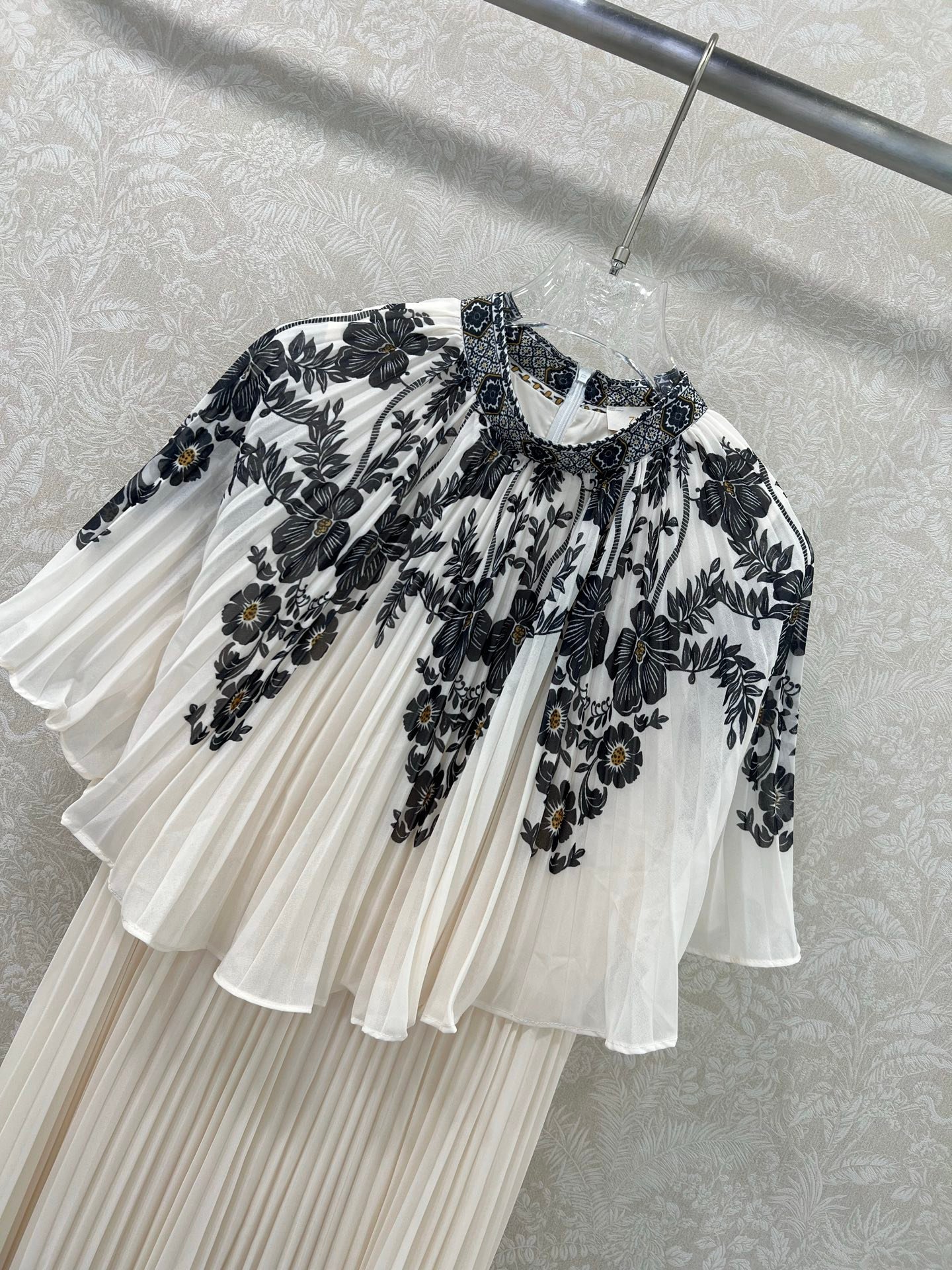 Zimmermann collection of dresses D80207 - Image 6