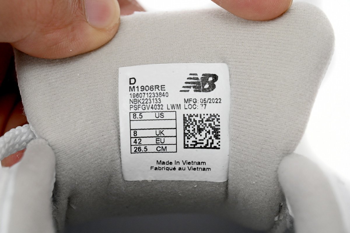 NEW BALANCE White Pale M1906RE - Image 9