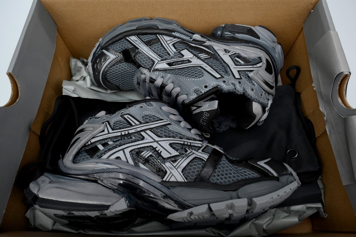 PK God Batch Balenciaga Runner All Black Gray 677402 W3RB2 1515 - Image 10