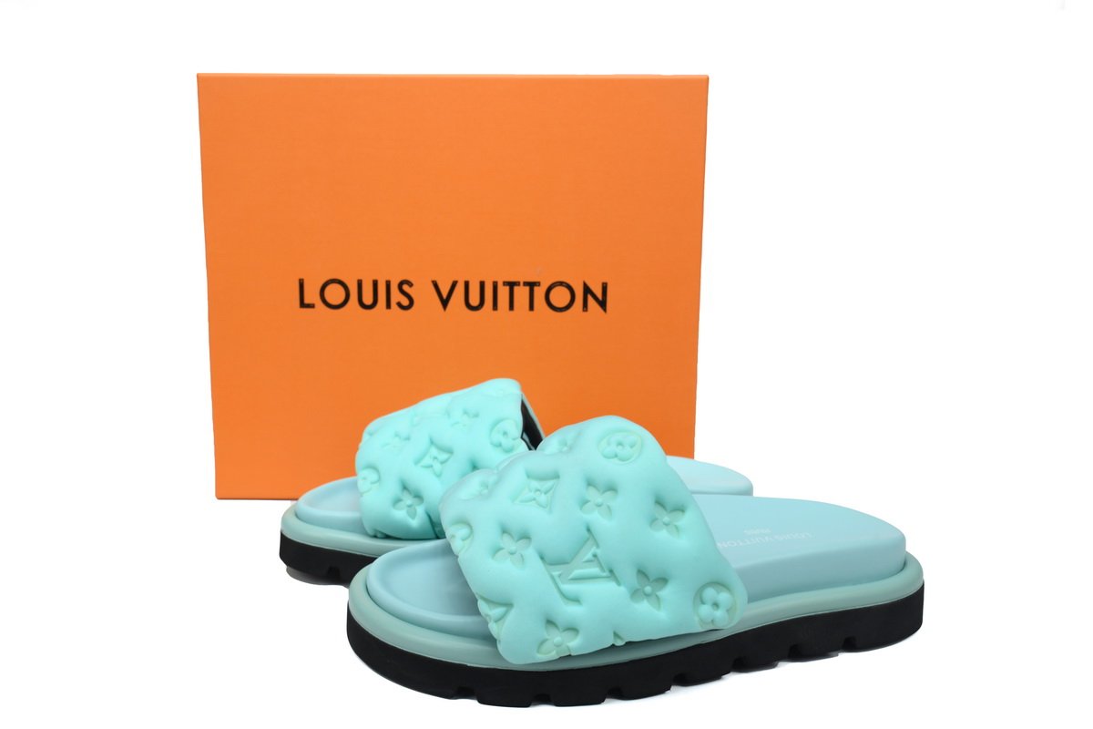 PK God Batch LOUIS VUITTON Pool Pillow Comfort Light blue bread - Image 9