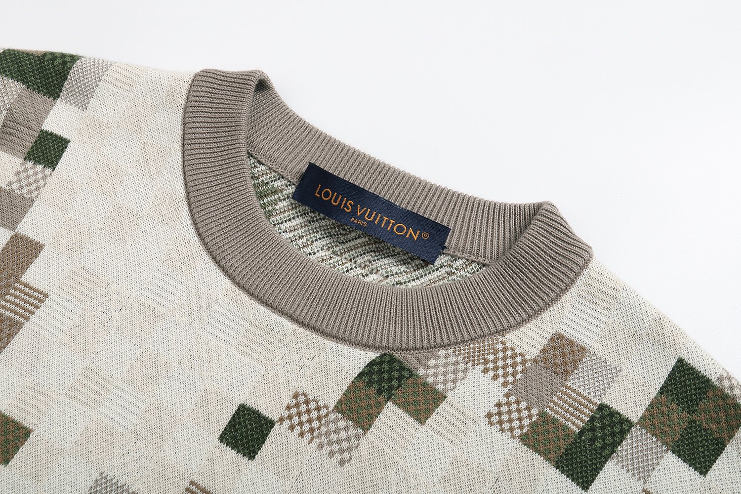 Louis Vuitton Graphic Crewneck 81302 - Image 7