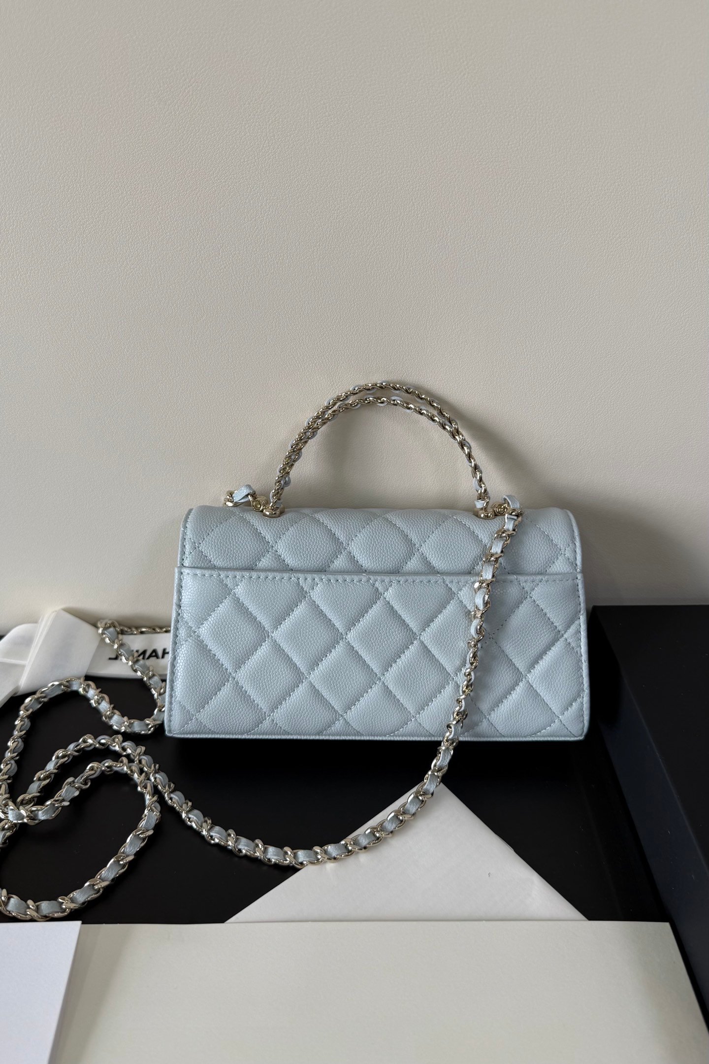 Chanel flip-top chain shoulder bag L90303 - Image 2