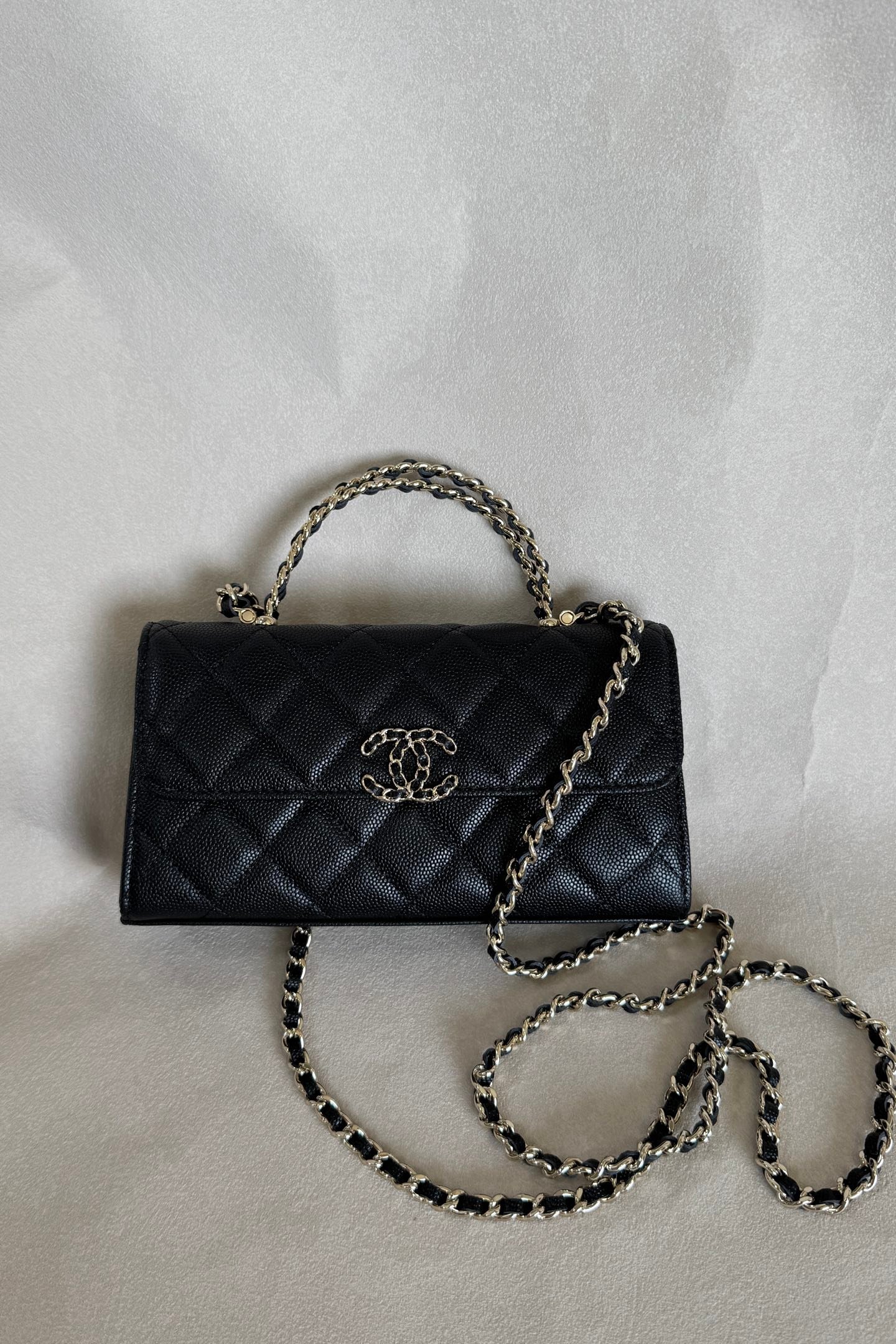 Chanel flip-top chain shoulder bag L90303 - Image 5