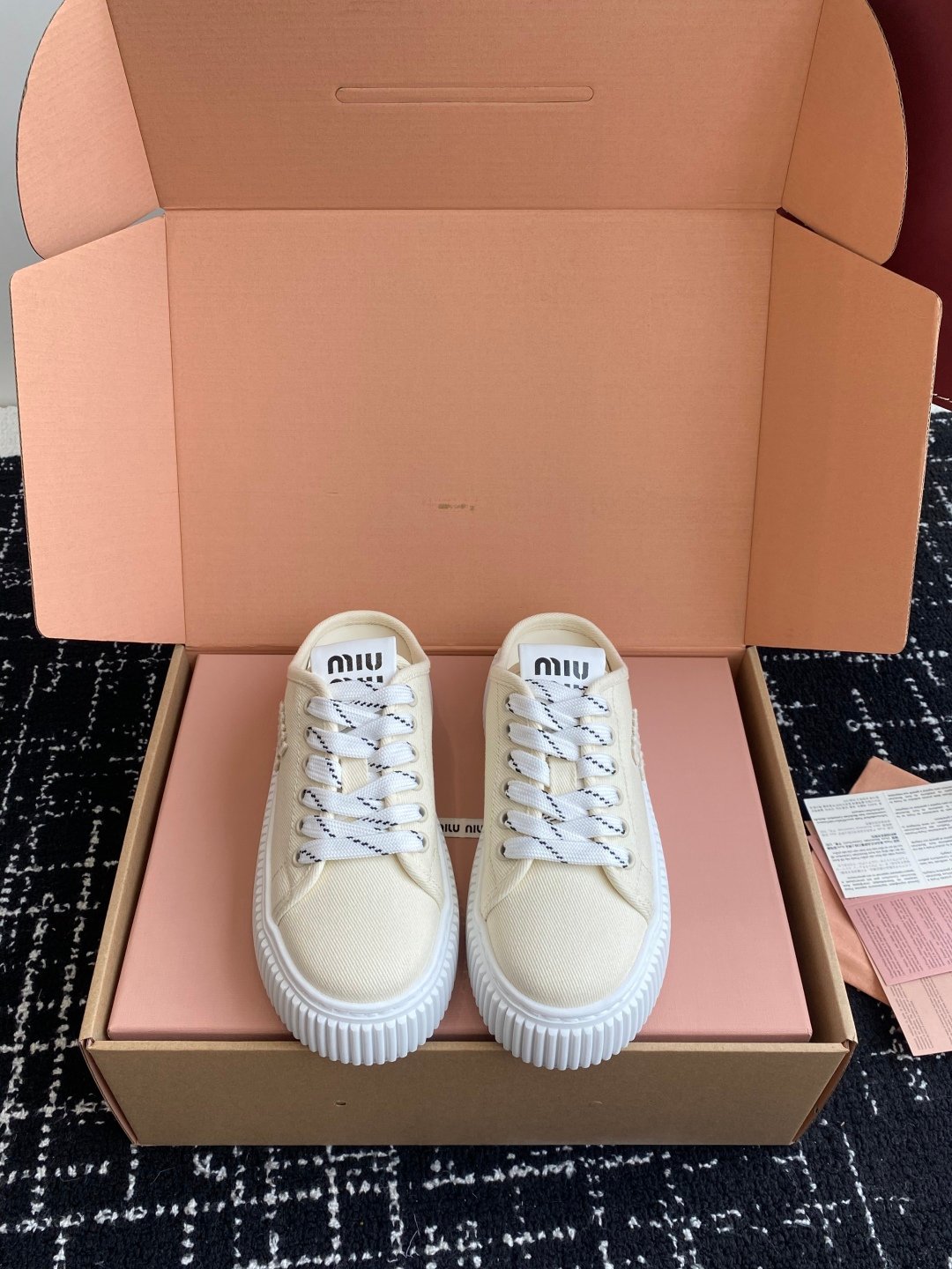 Miu Miu sneakers L90605 - Image 9