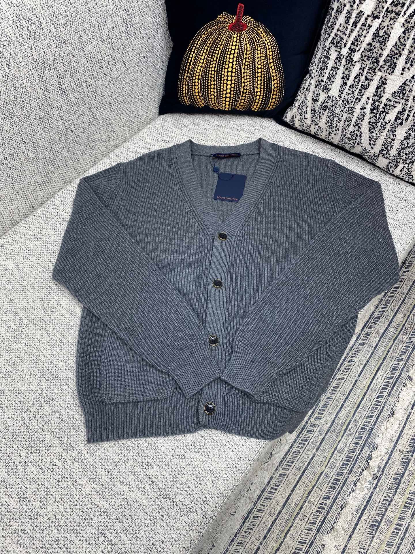 LV new cashmere cardigan 90801