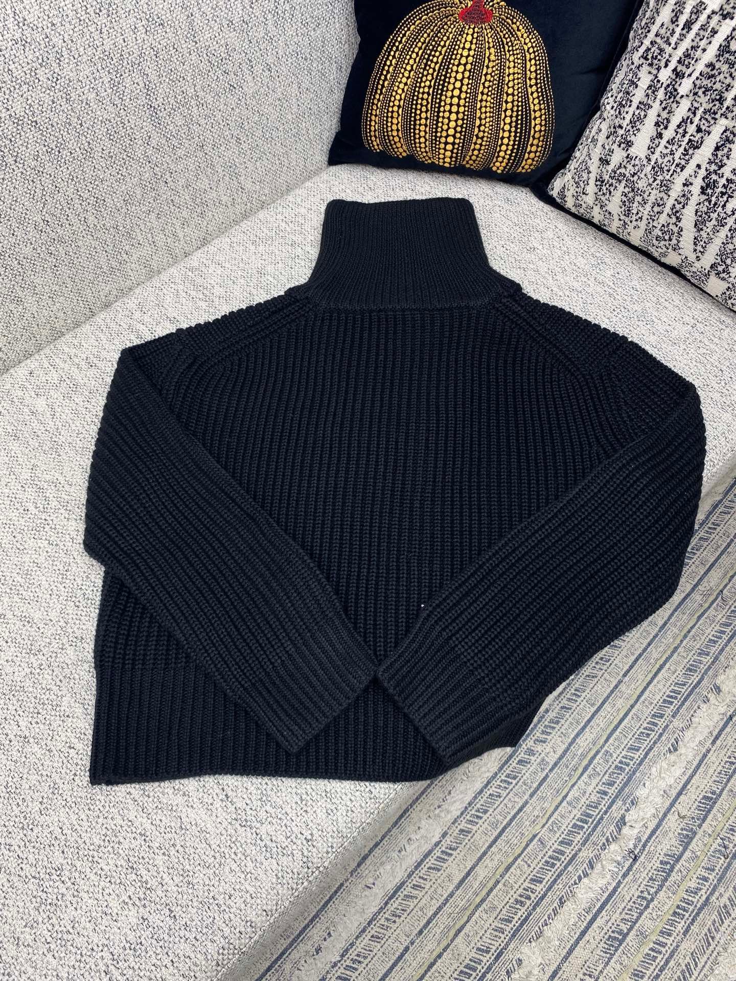 LV new half-zip pullover shirt 90802 - Image 3