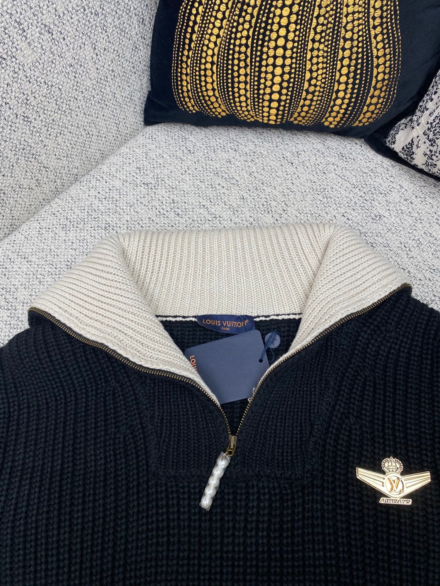 LV new half-zip pullover shirt 90802 - Image 4