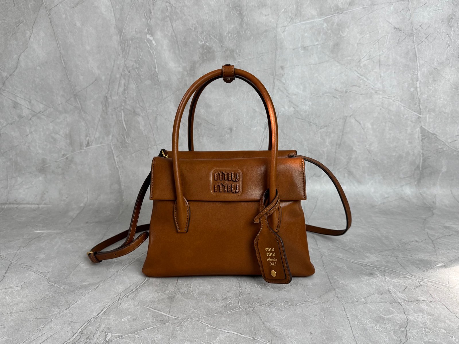 MIUMIU vintage handbag L90905 - Image 2
