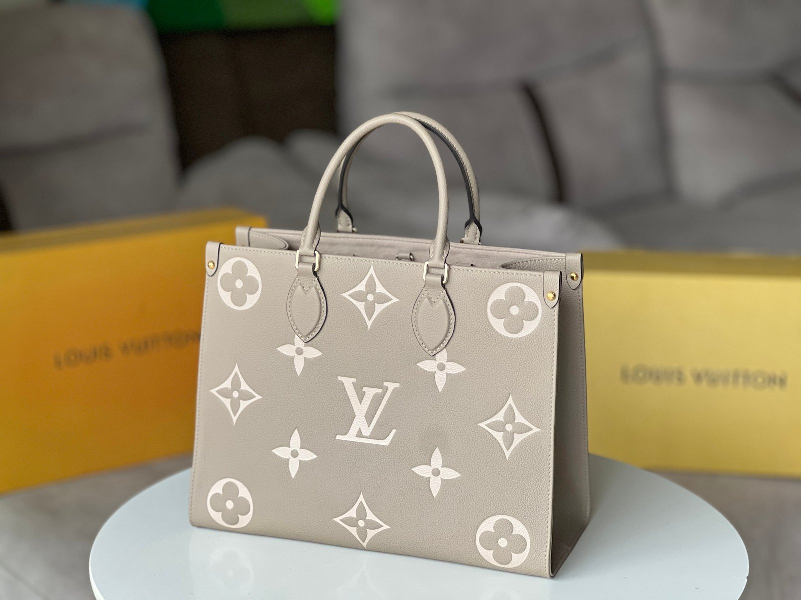 LOUIS VUITTON Empreinte Monogram Giant Bag L92101 - Image 5