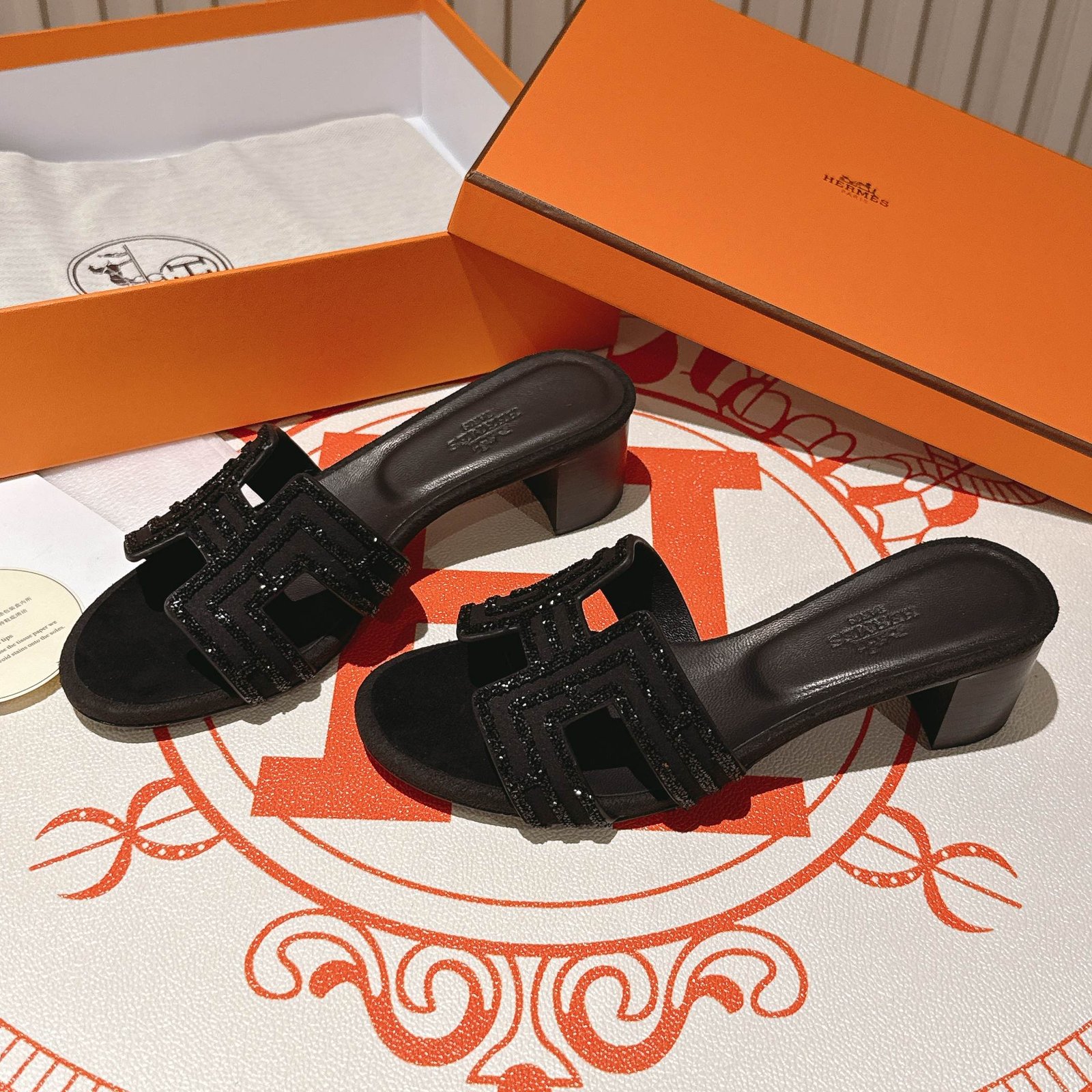 Hermès Oasis sandal L92105 - Image 2