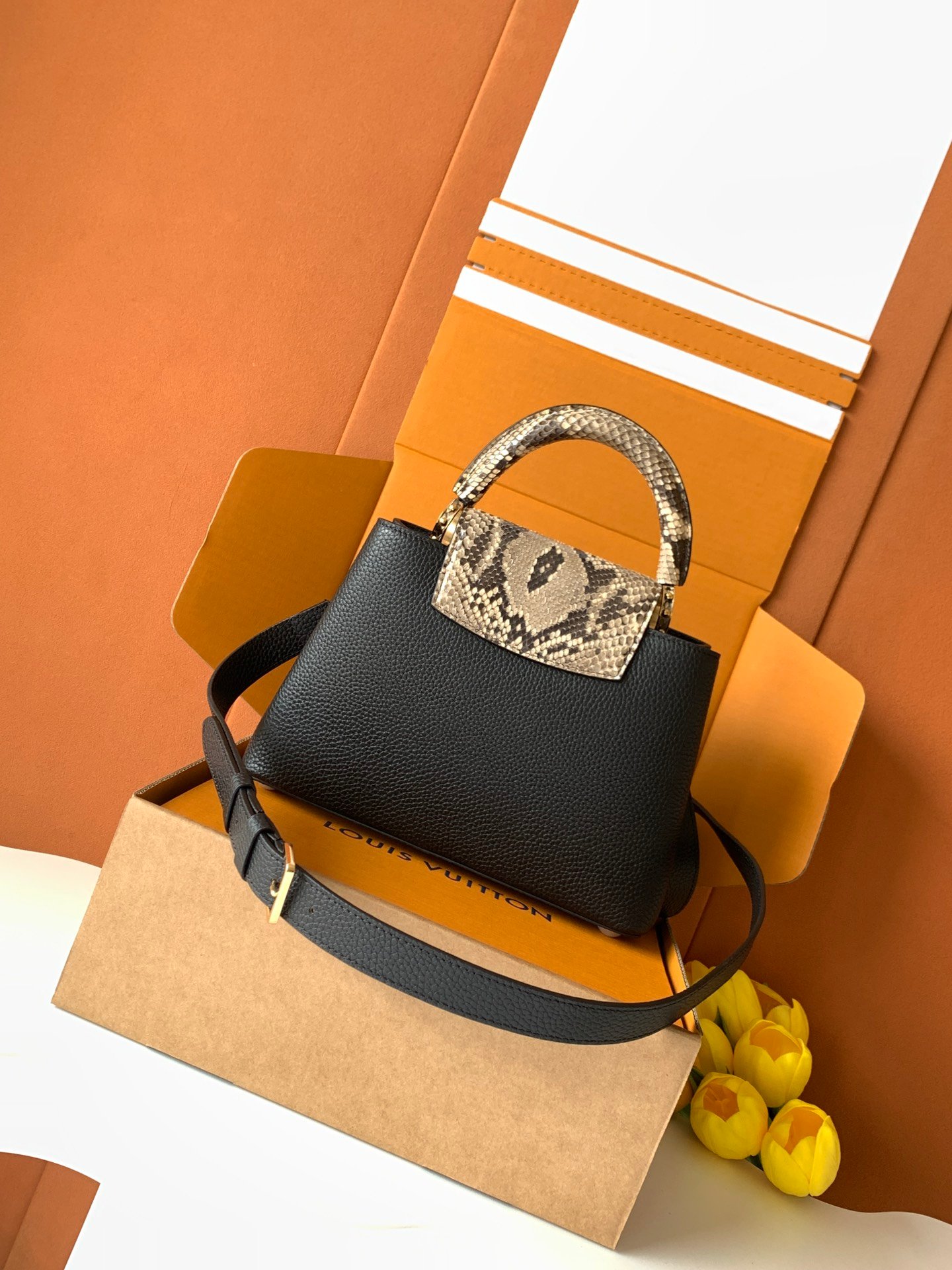 Louis Vuitton black with shiny python gold L92303 - Image 3