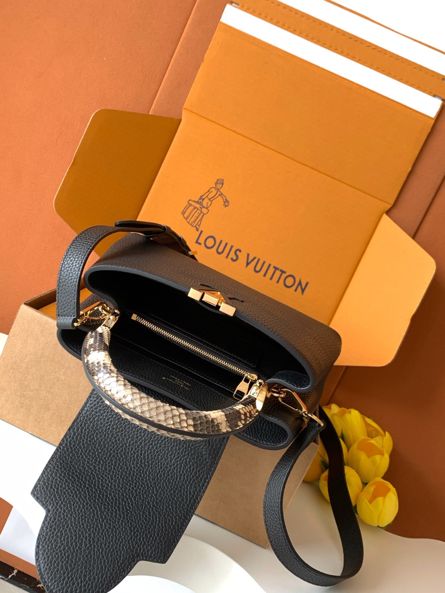 Louis Vuitton black with shiny python gold L92303 - Image 4
