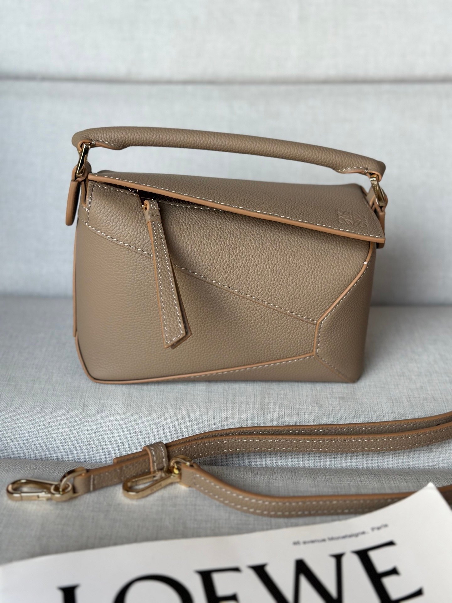 Loewe handbag L92503 - Image 6