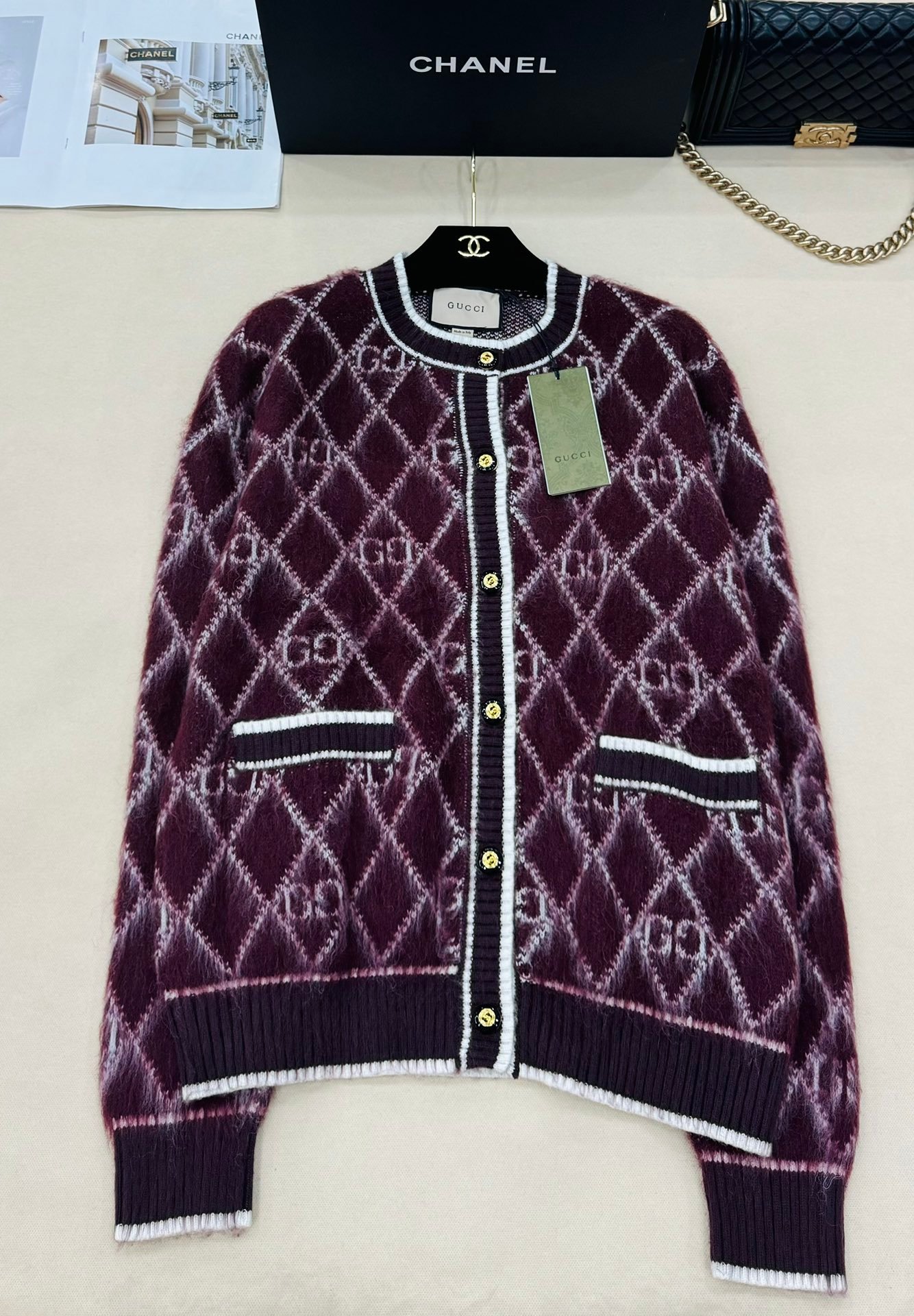 Gucci knitted round-neck sweater with long sleeves D92902