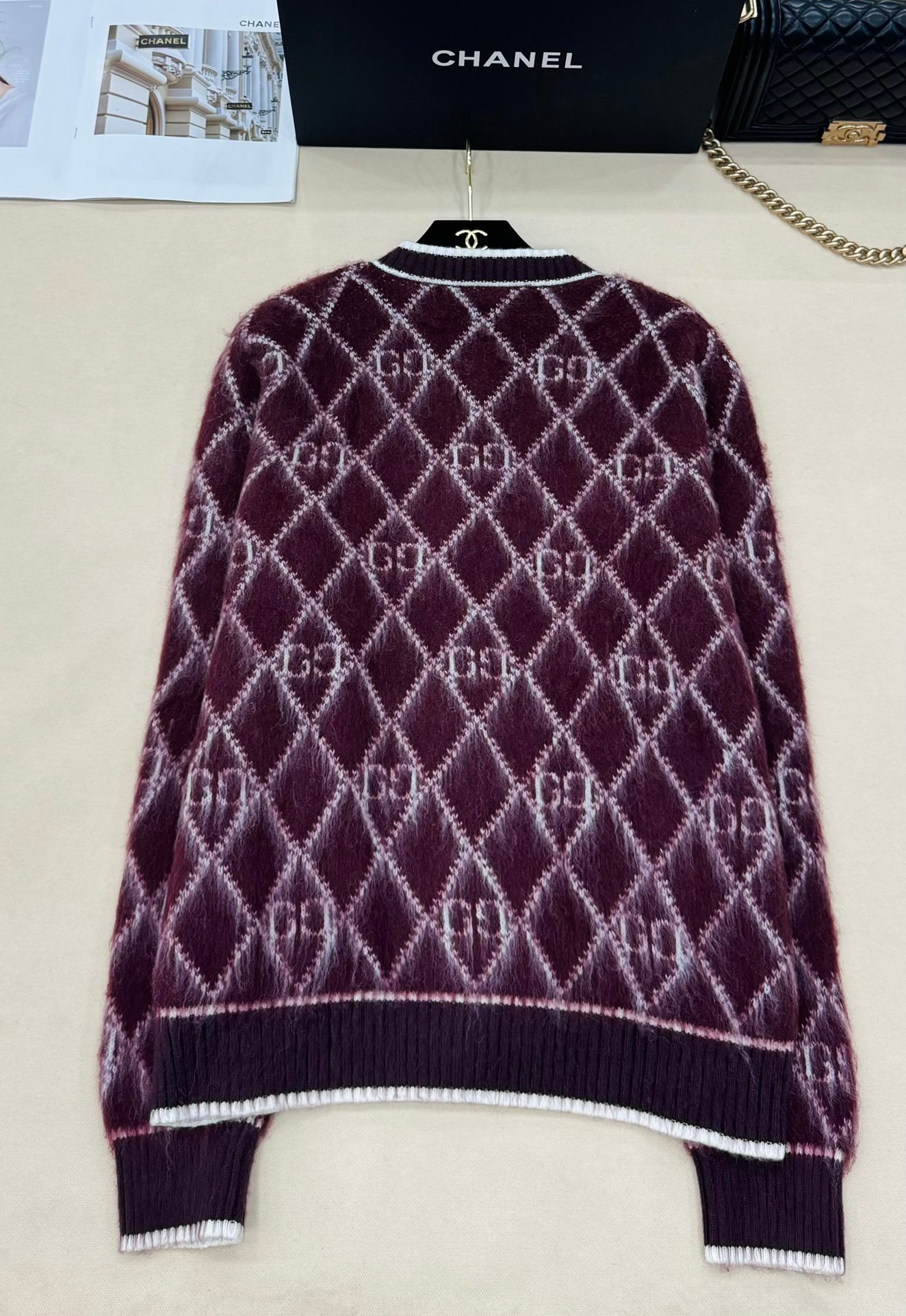 Gucci knitted round-neck sweater with long sleeves D92902 - Image 6