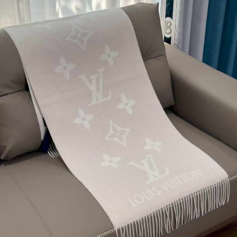 LV Classic Solid Color Cashmere Scarf L91507