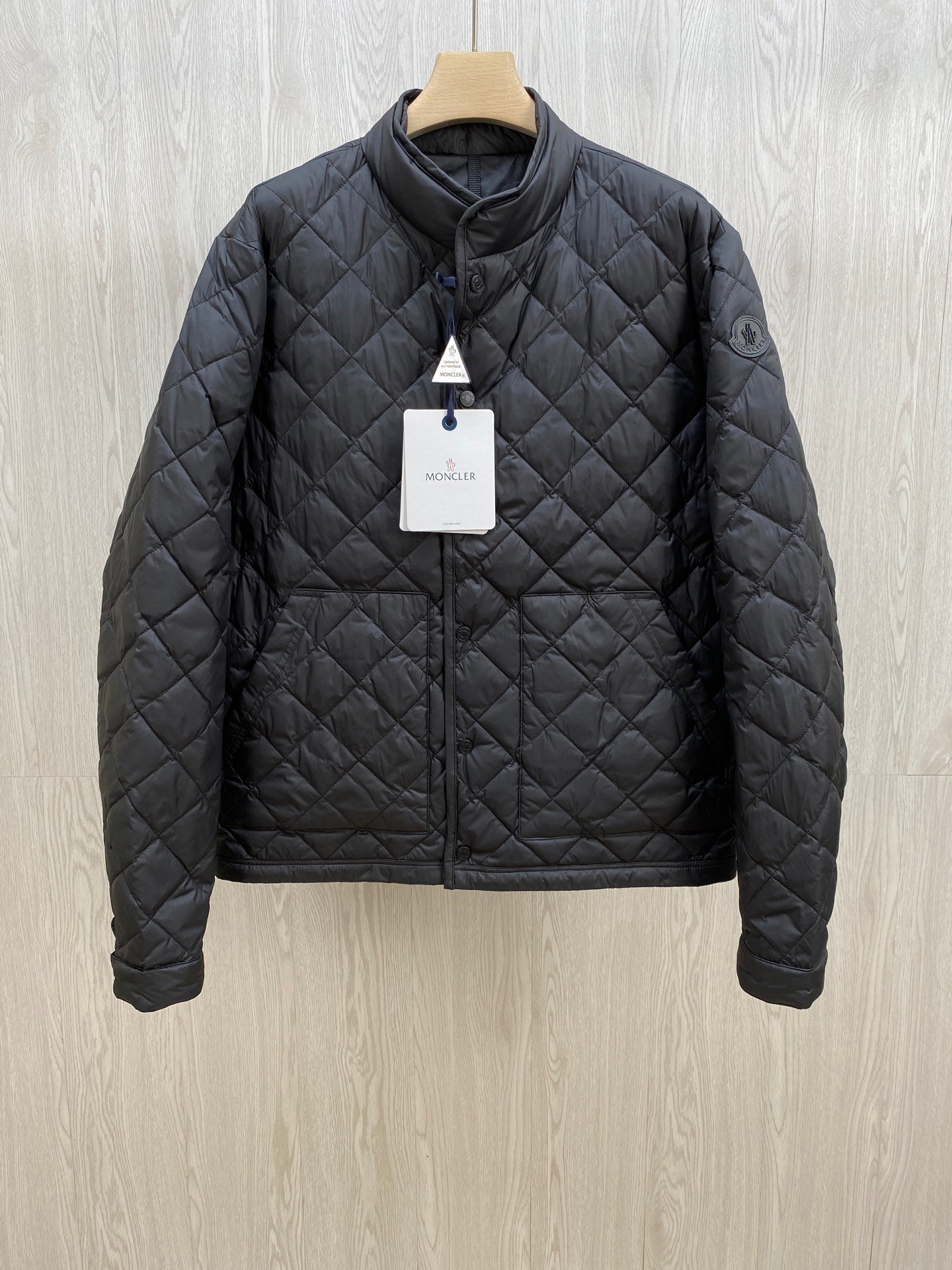 Moncler Oise Diamond Pattern Plaid Short Sleeve Down Jacket 102502 - Image 5