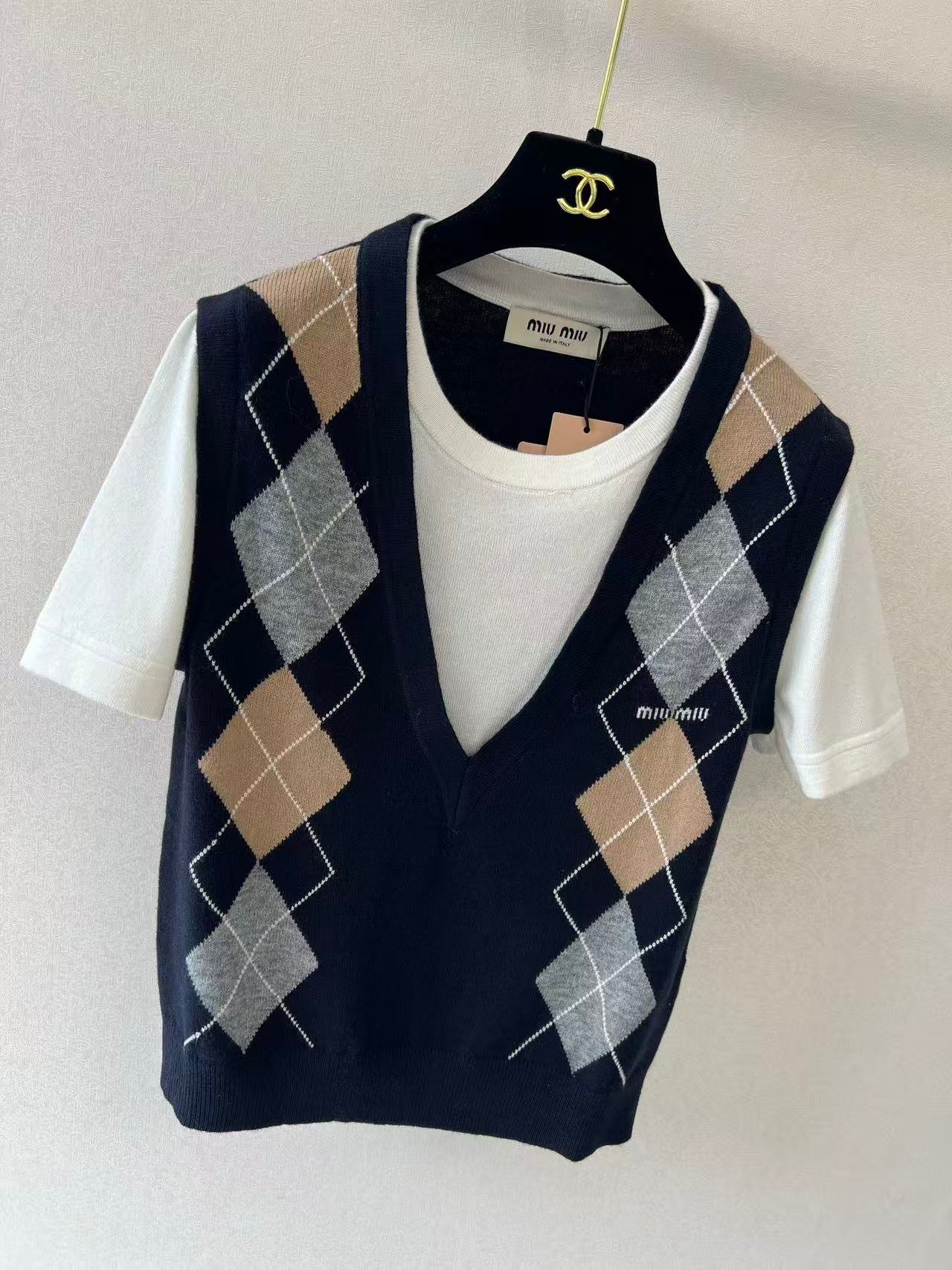 MIU MIU | Cashmere Argyle Short Sleeve Sweater d100604 - Image 6
