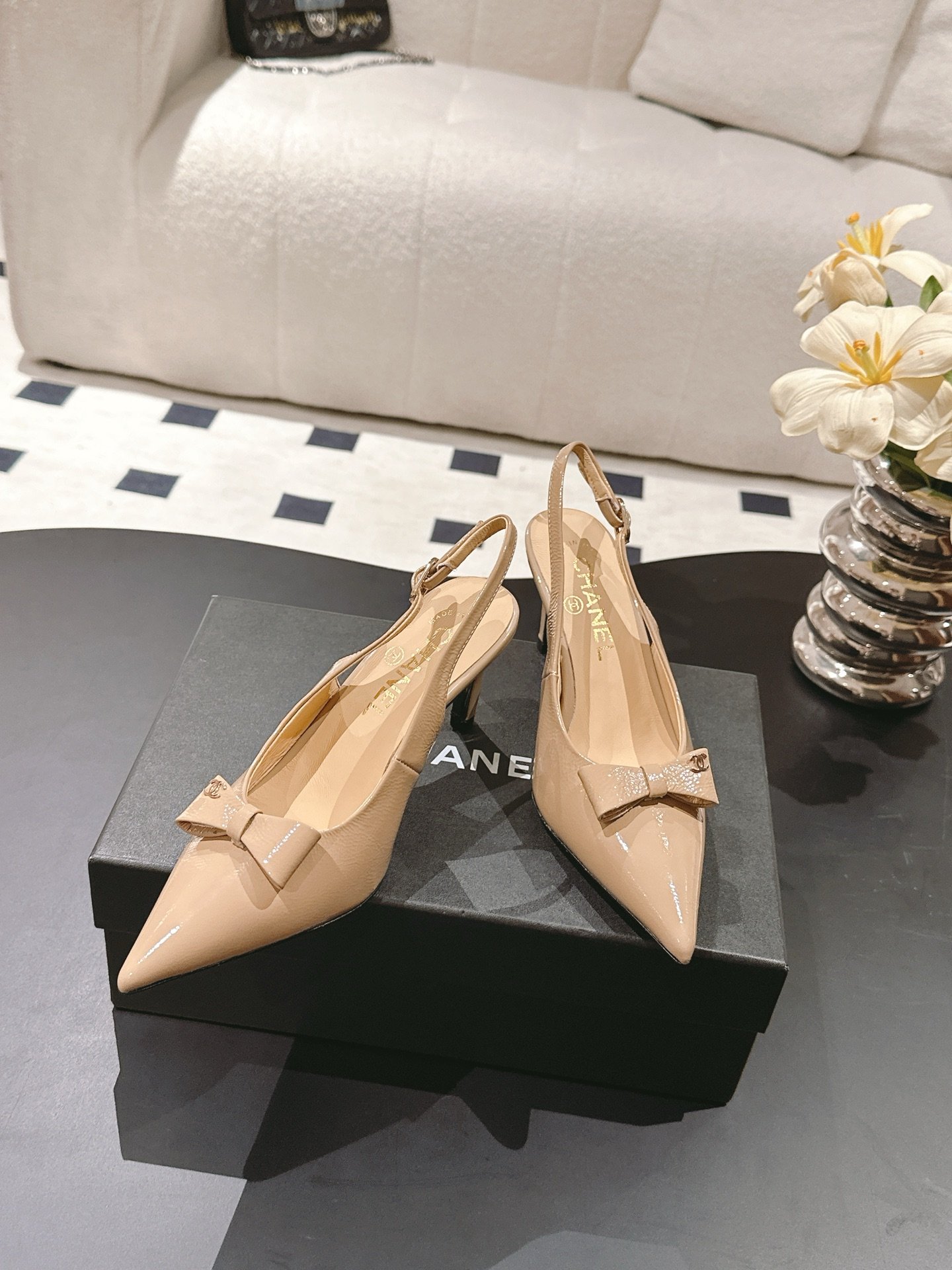 Chanel bow heel shoes L101801 - Image 2