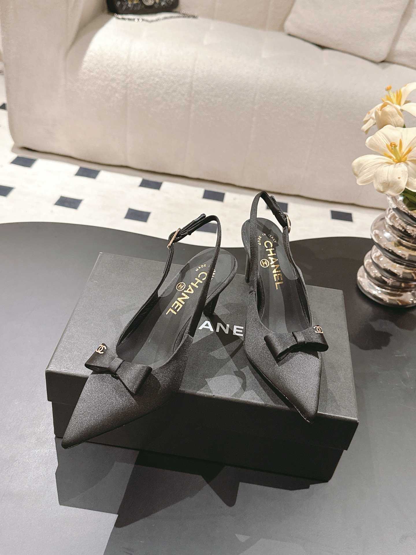 Chanel bow heel shoes L101801 - Image 6