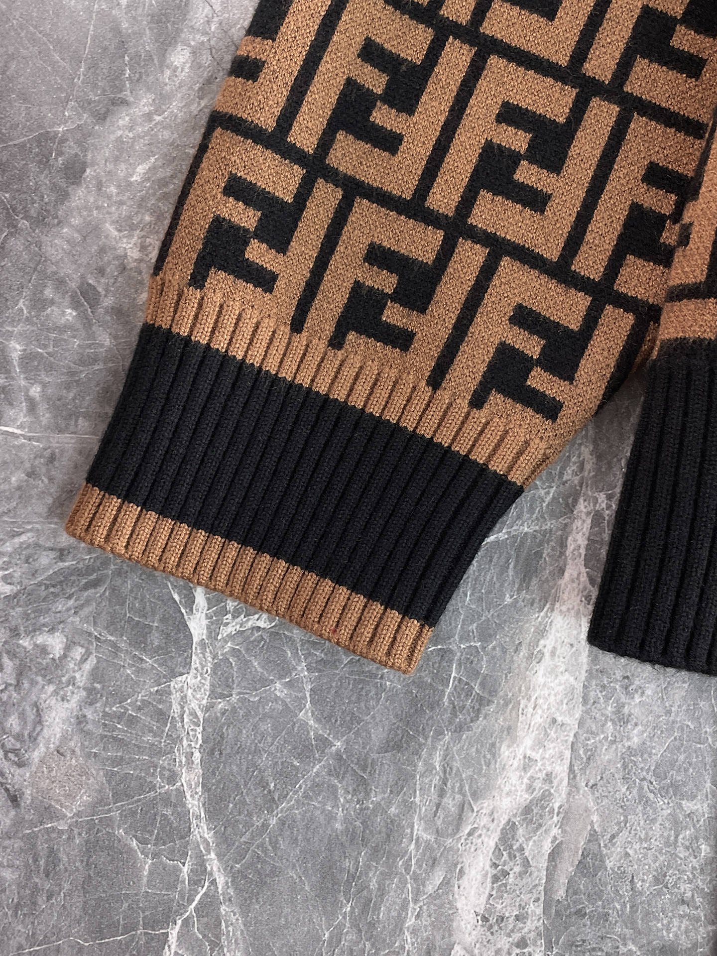 Fendi sweater 102003 - Image 7