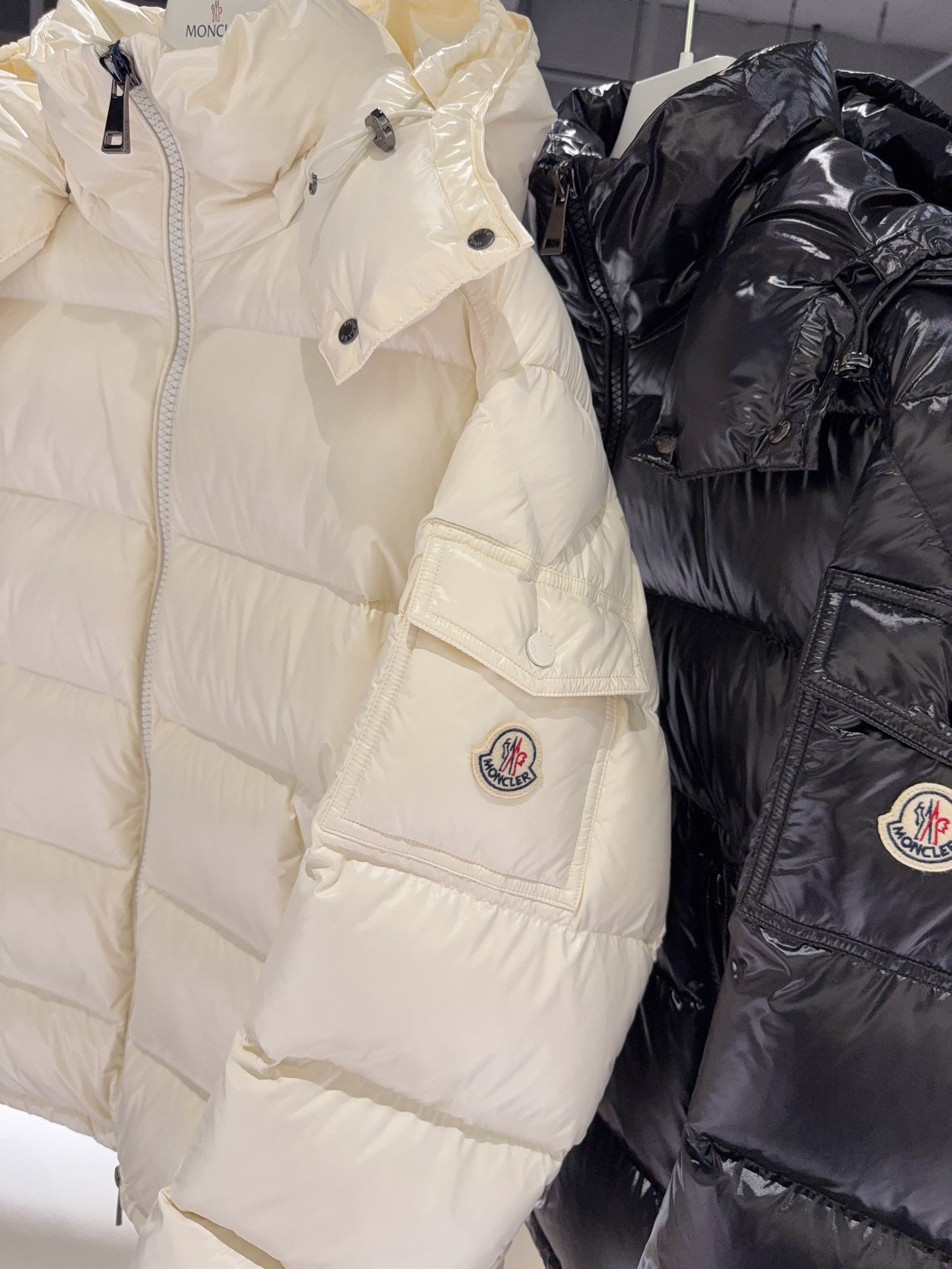 Moncler down jacket D102805 - Image 5