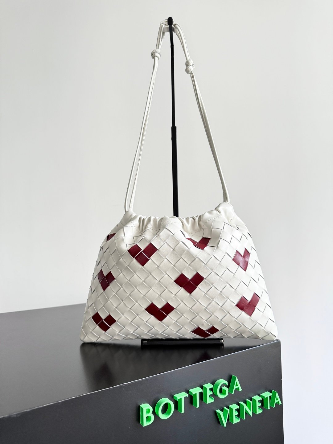BOTTEGA VENETA Shoulder Bag L102903 - Image 2