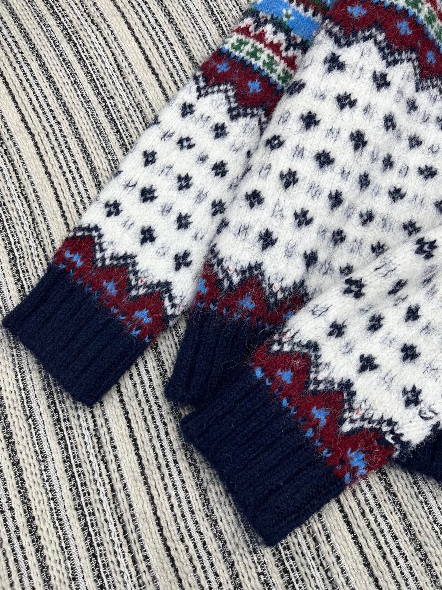 CHANEL High-neck Wool Sweater D103004 - Image 5