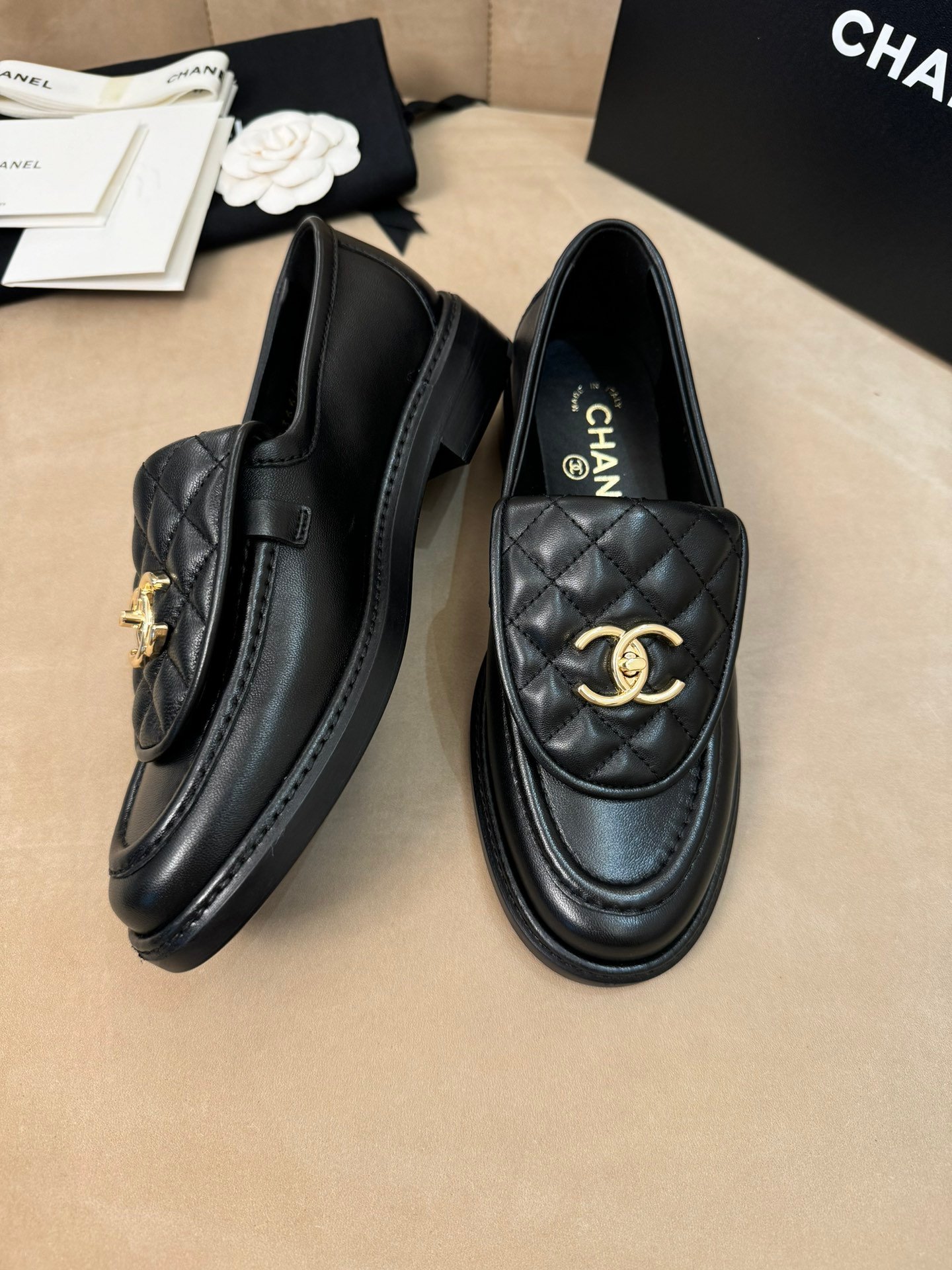 CHANEL bag buckle loafers L103105 - Image 3