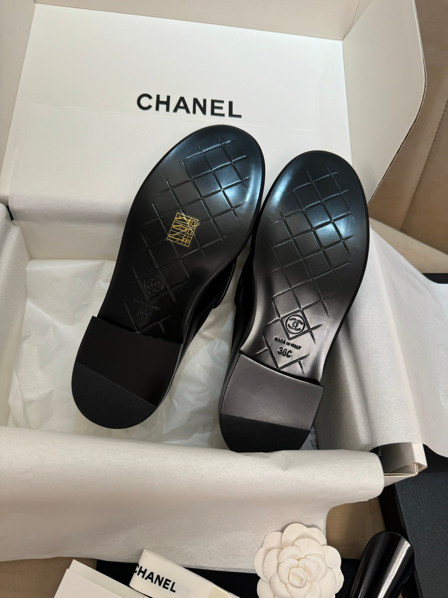 CHANEL bag buckle loafers L103105 - Image 4