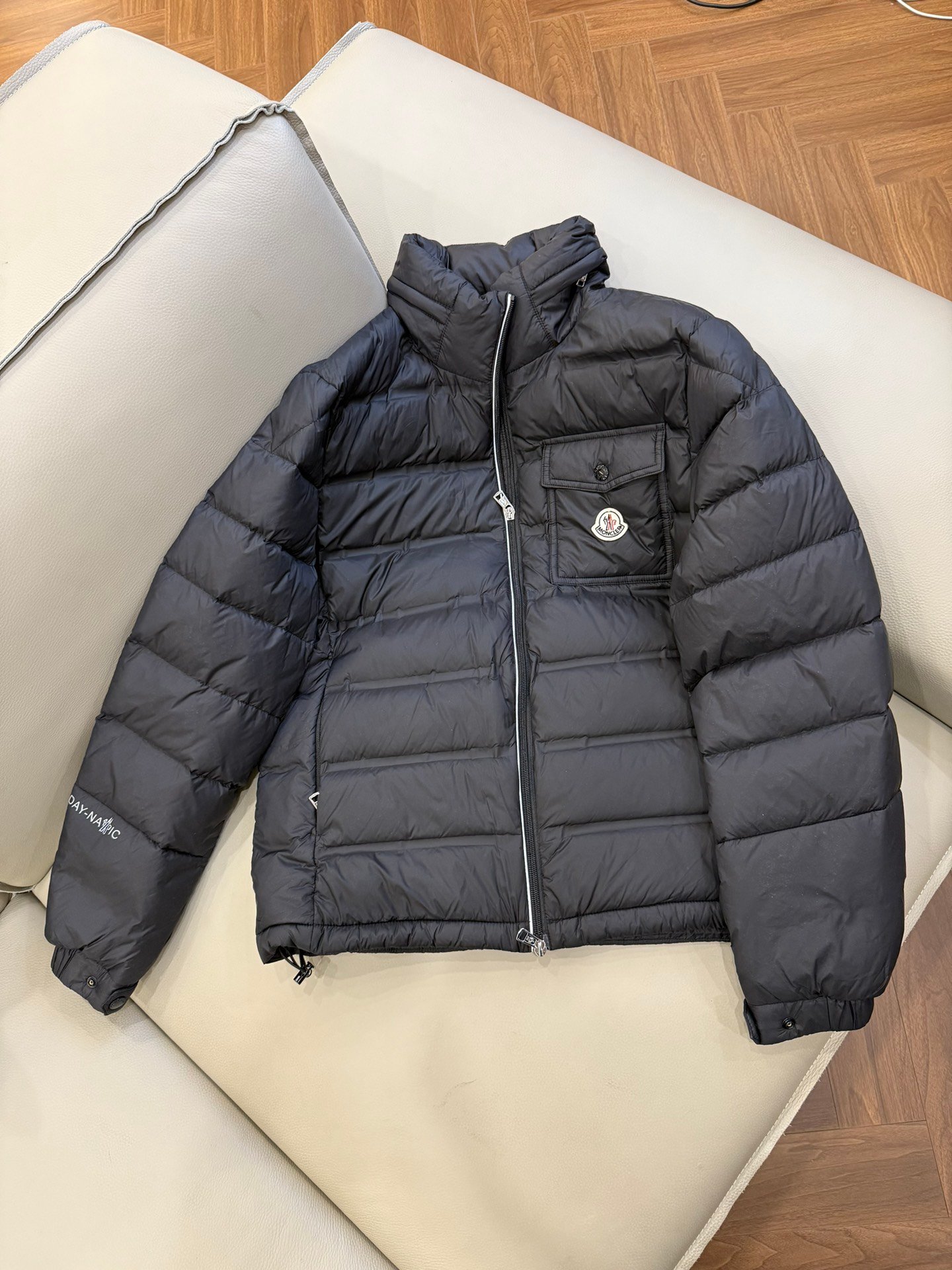 Moncler Down Jacket 110401 - Image 4