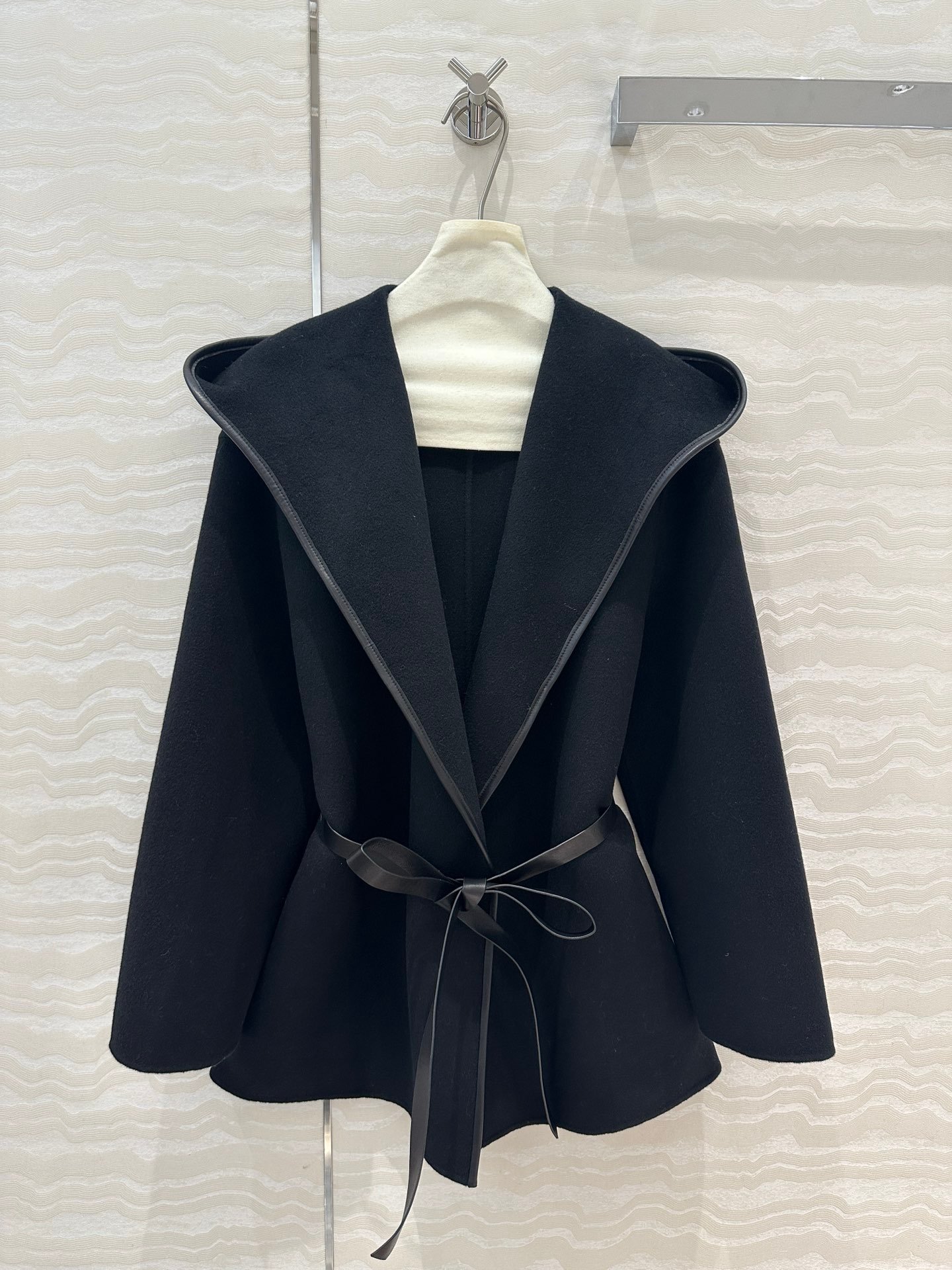 Bottega Veneta wool and cashmere blended hooded coat D110601 - Image 2