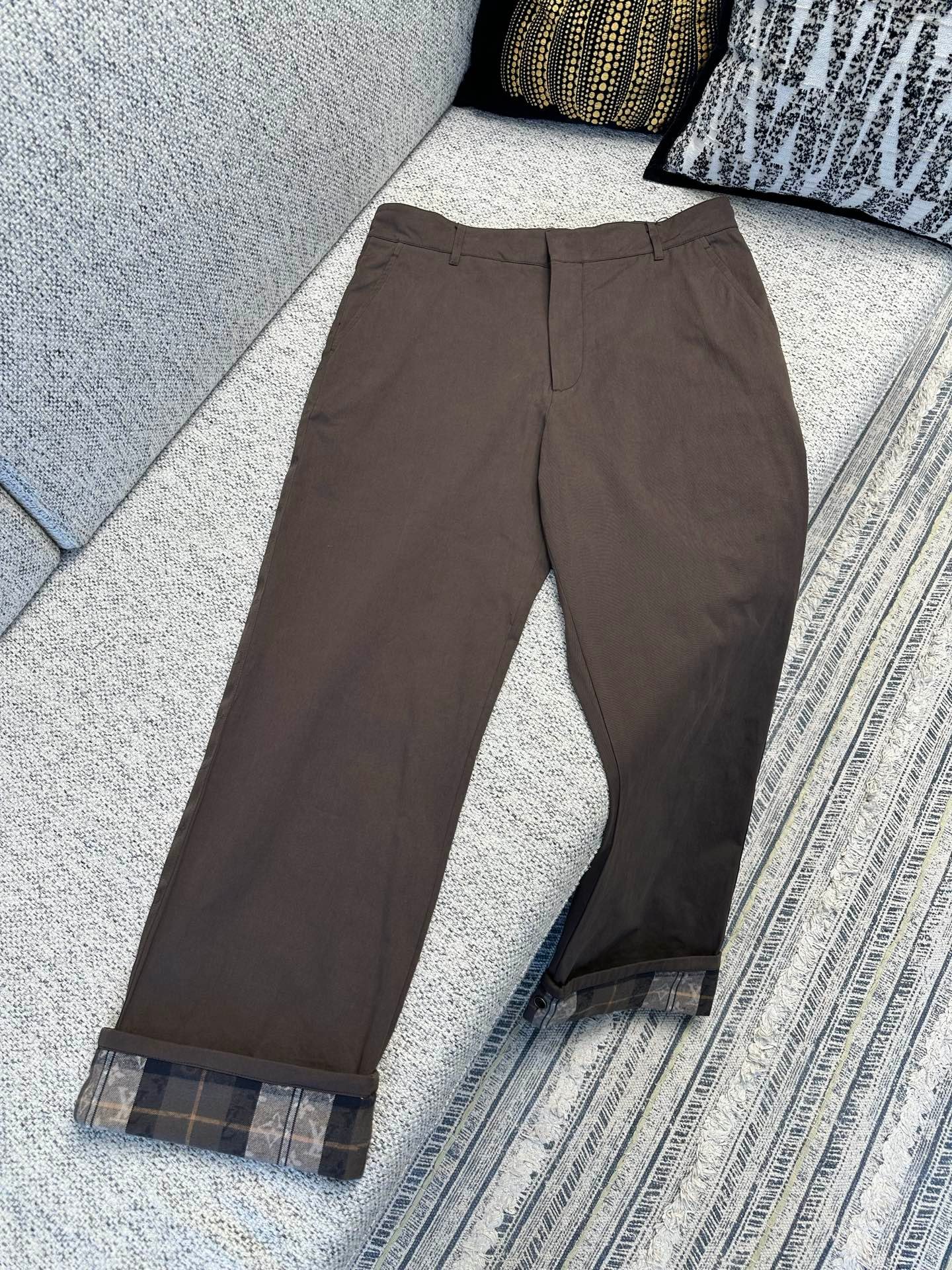 Louis Vuitton Cropped Chino Pants 110804