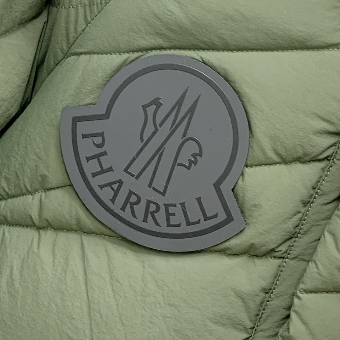 Moncler logo emblem down jacket coat D110407 - Image 6