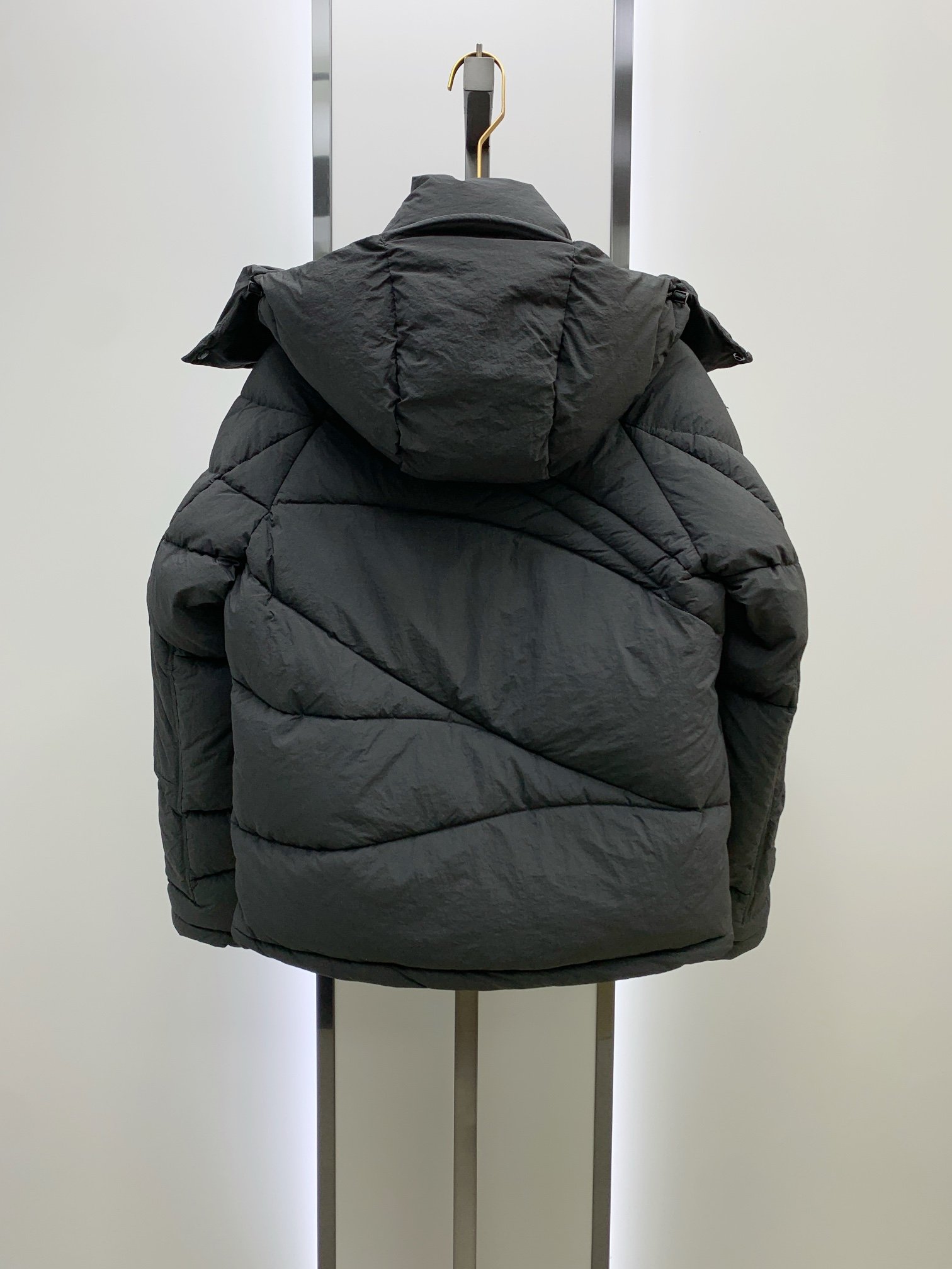 Moncler logo emblem down jacket coat D110407 - Image 5