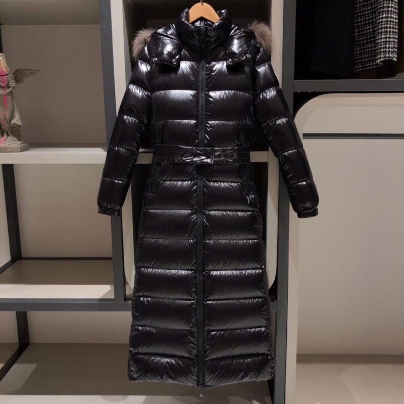Moncler fox fur collar down jacket D110409