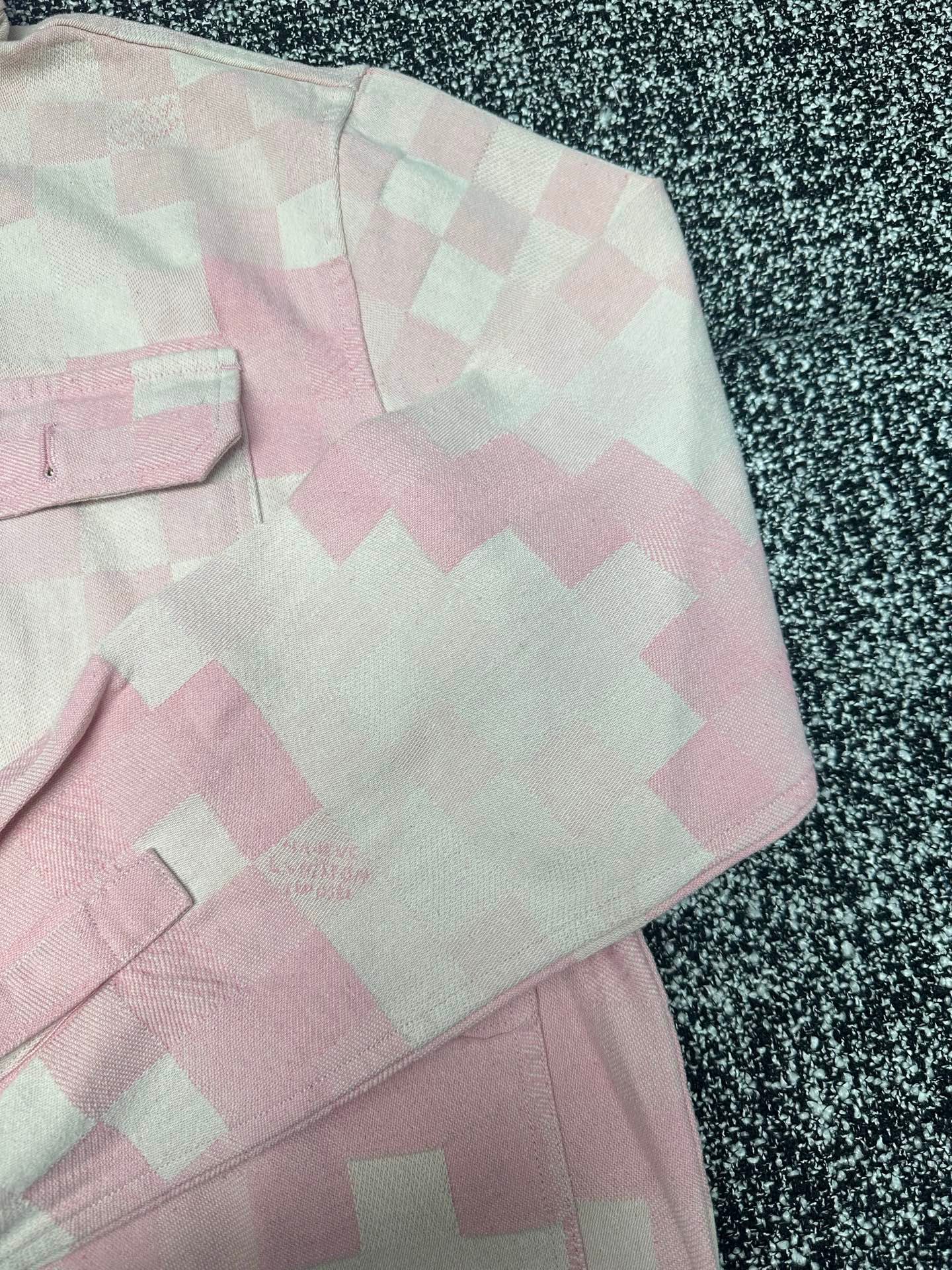 Louis Vuitton pink checkered pullover shirt 110803 - Image 8