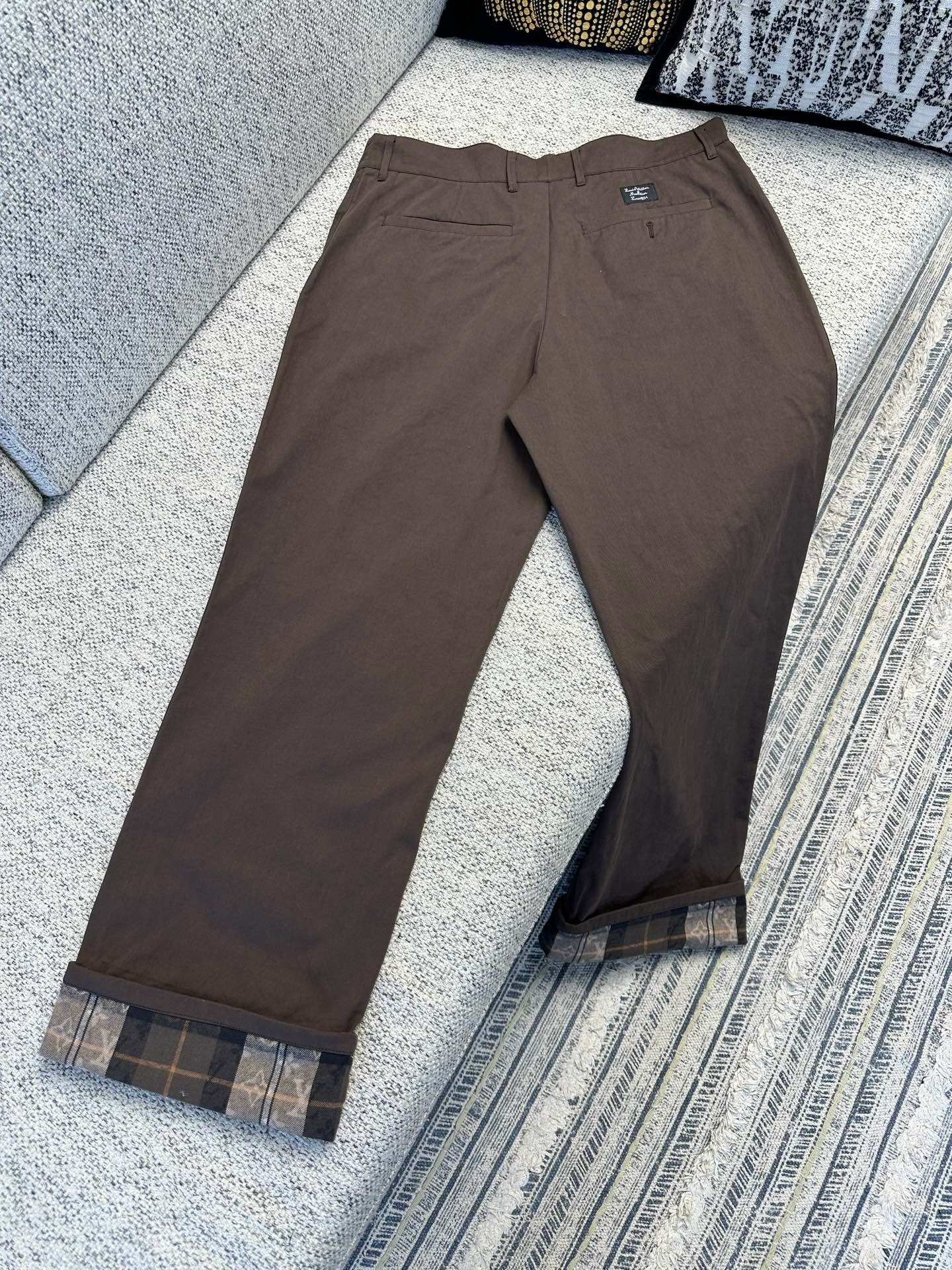 Louis Vuitton Cropped Chino Pants 110804 - Image 3