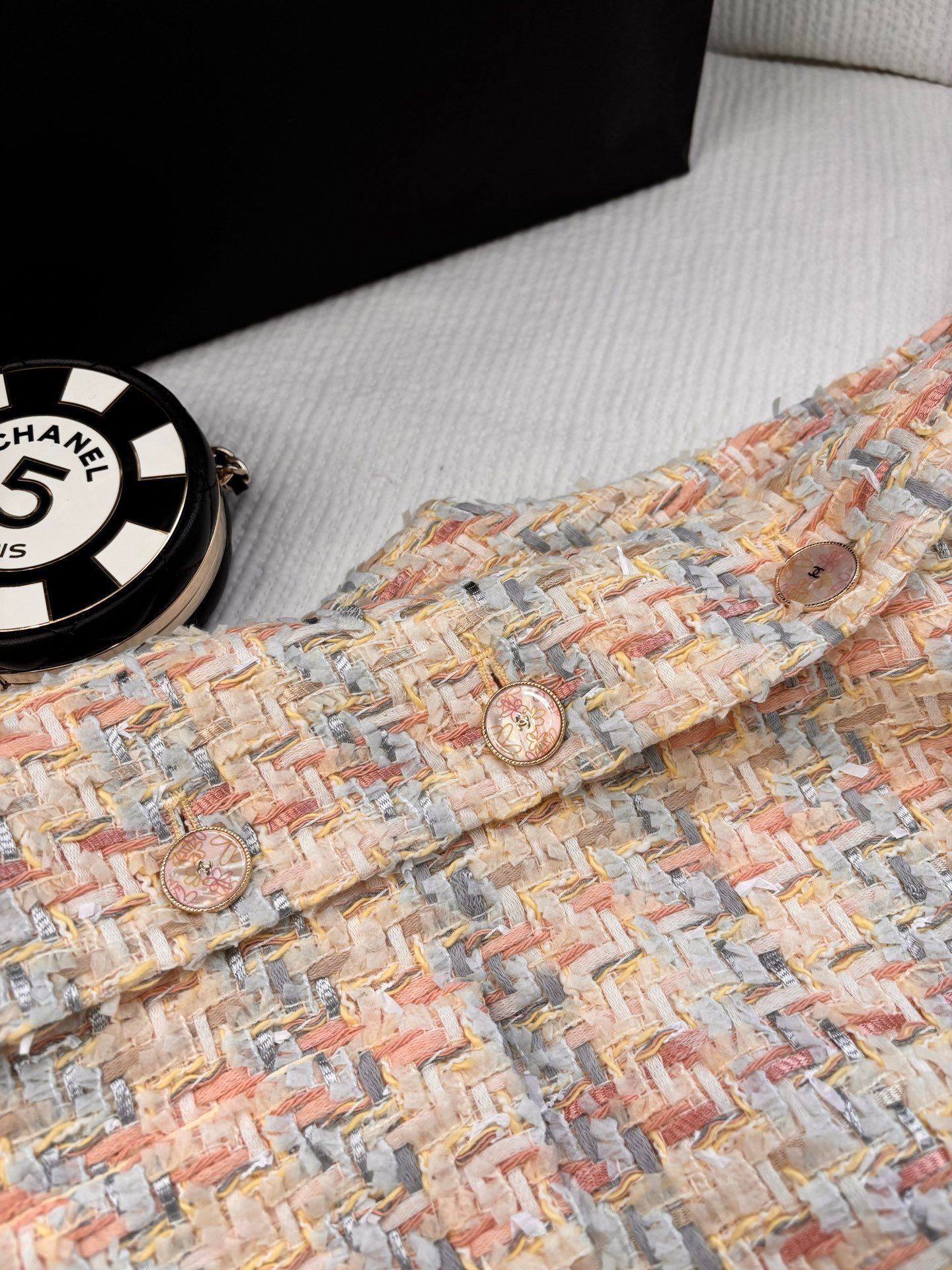 CHANEL Knitted Check Blazer D111208 - Image 4