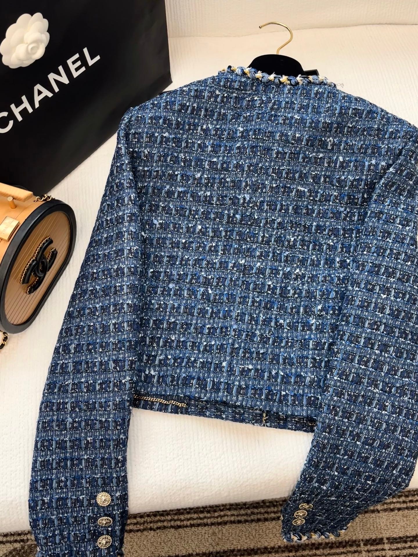 CHANEL Heavyweight Knitted Tweed Coat D111209 - Image 3